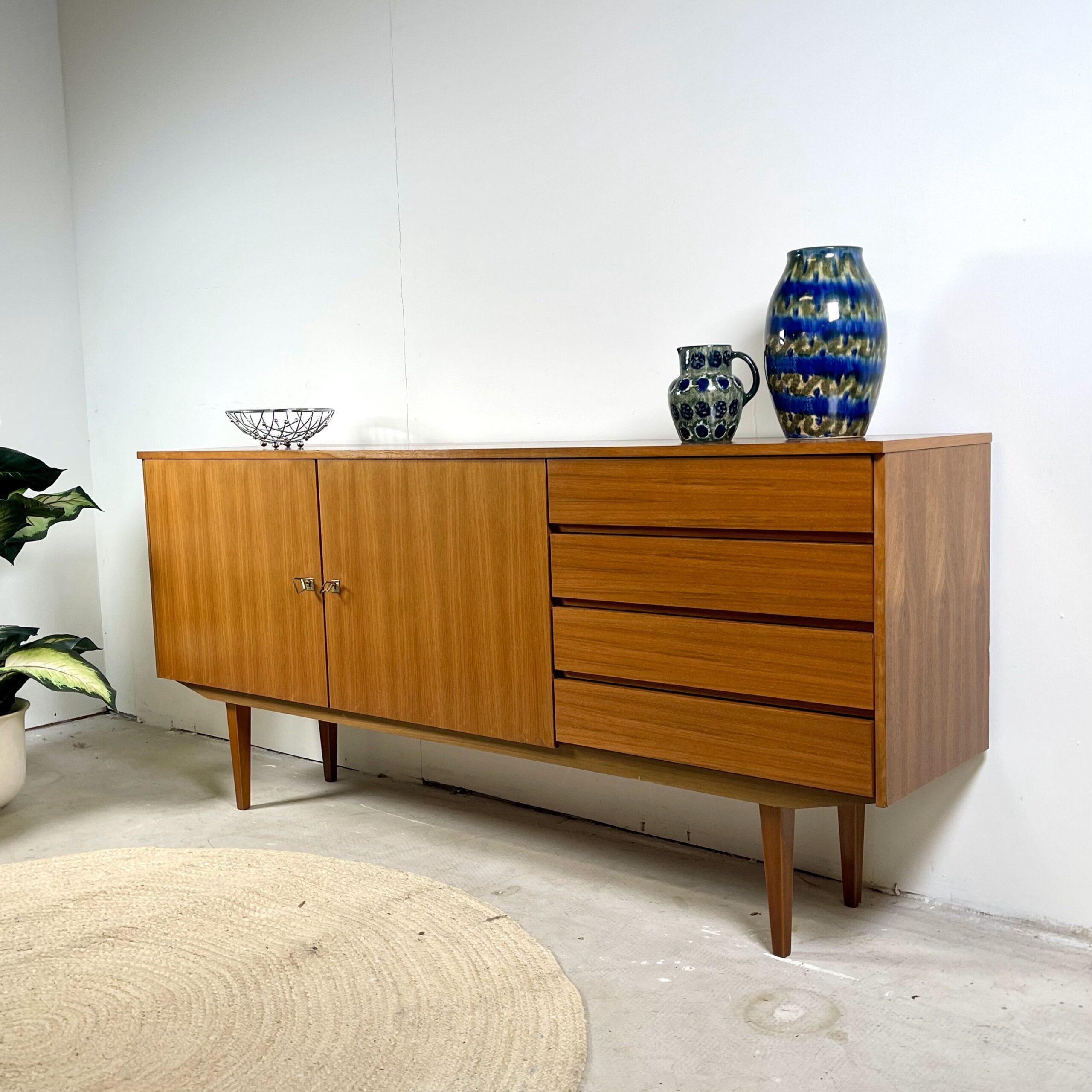Midcentury sideboard Scandinavische stijl - Afbeelding 2