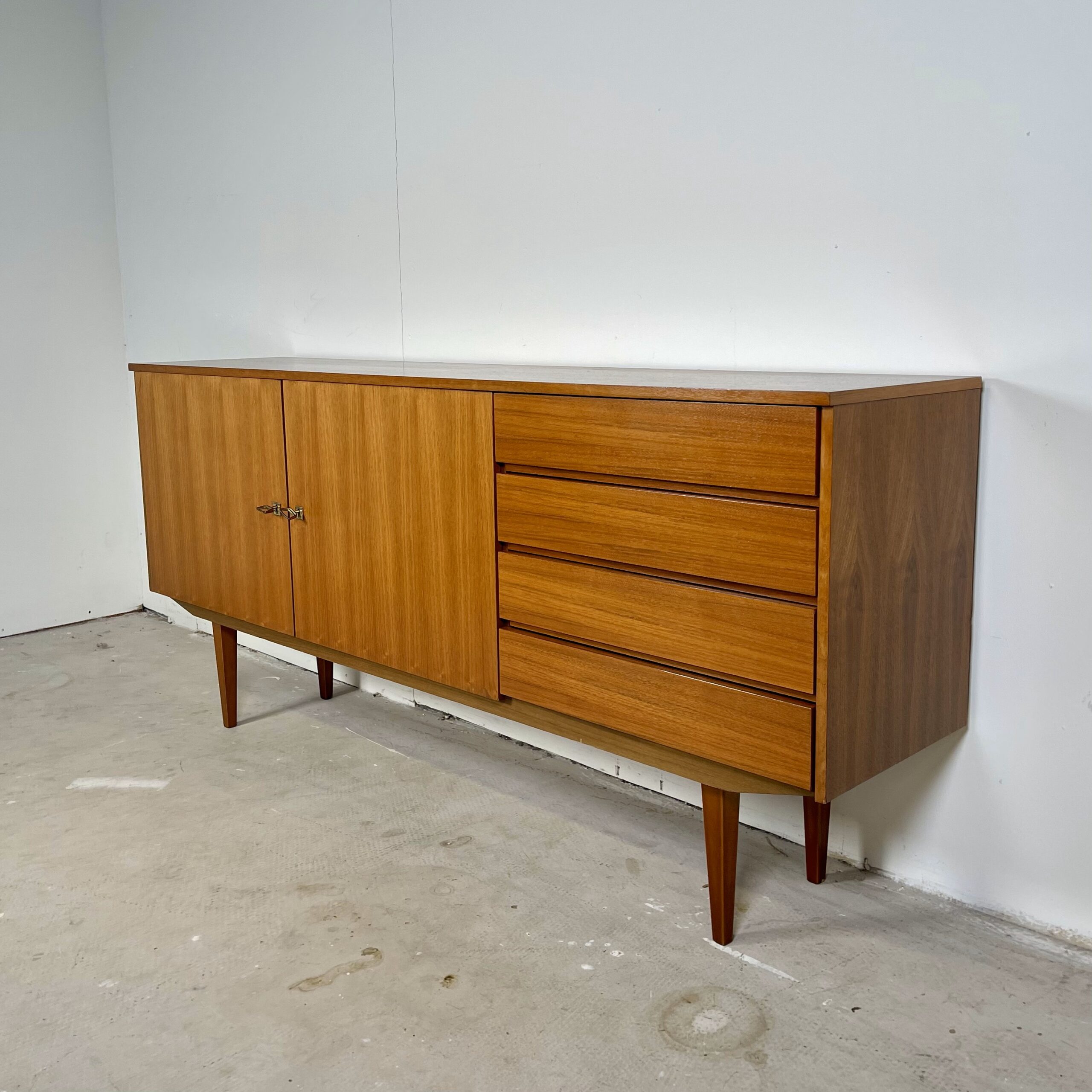 Midcentury sideboard Scandinavische stijl - Afbeelding 6