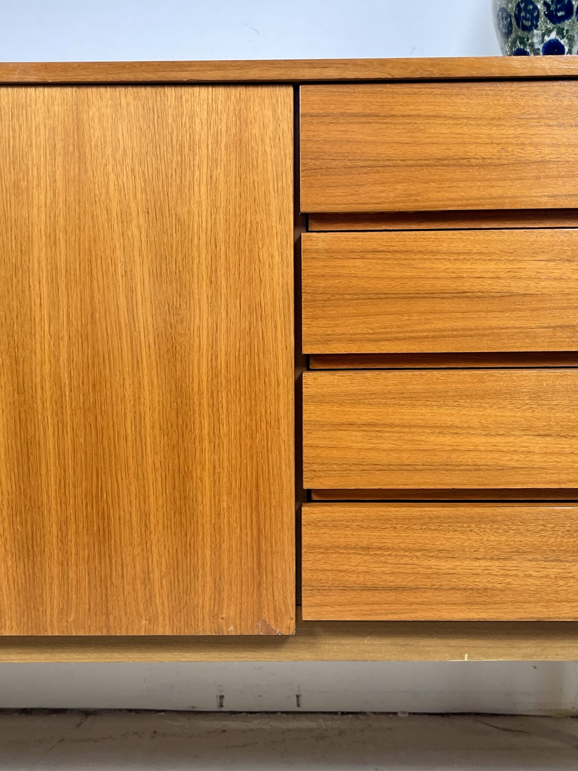 Midcentury sideboard Scandinavische stijl - Afbeelding 9