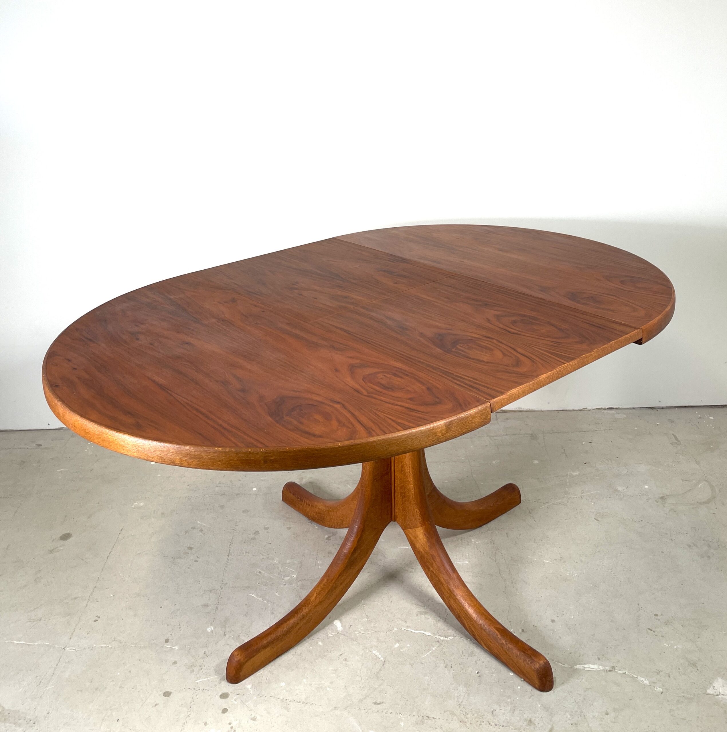 Lübke eettafel, rond en ovaal verlengbaar
