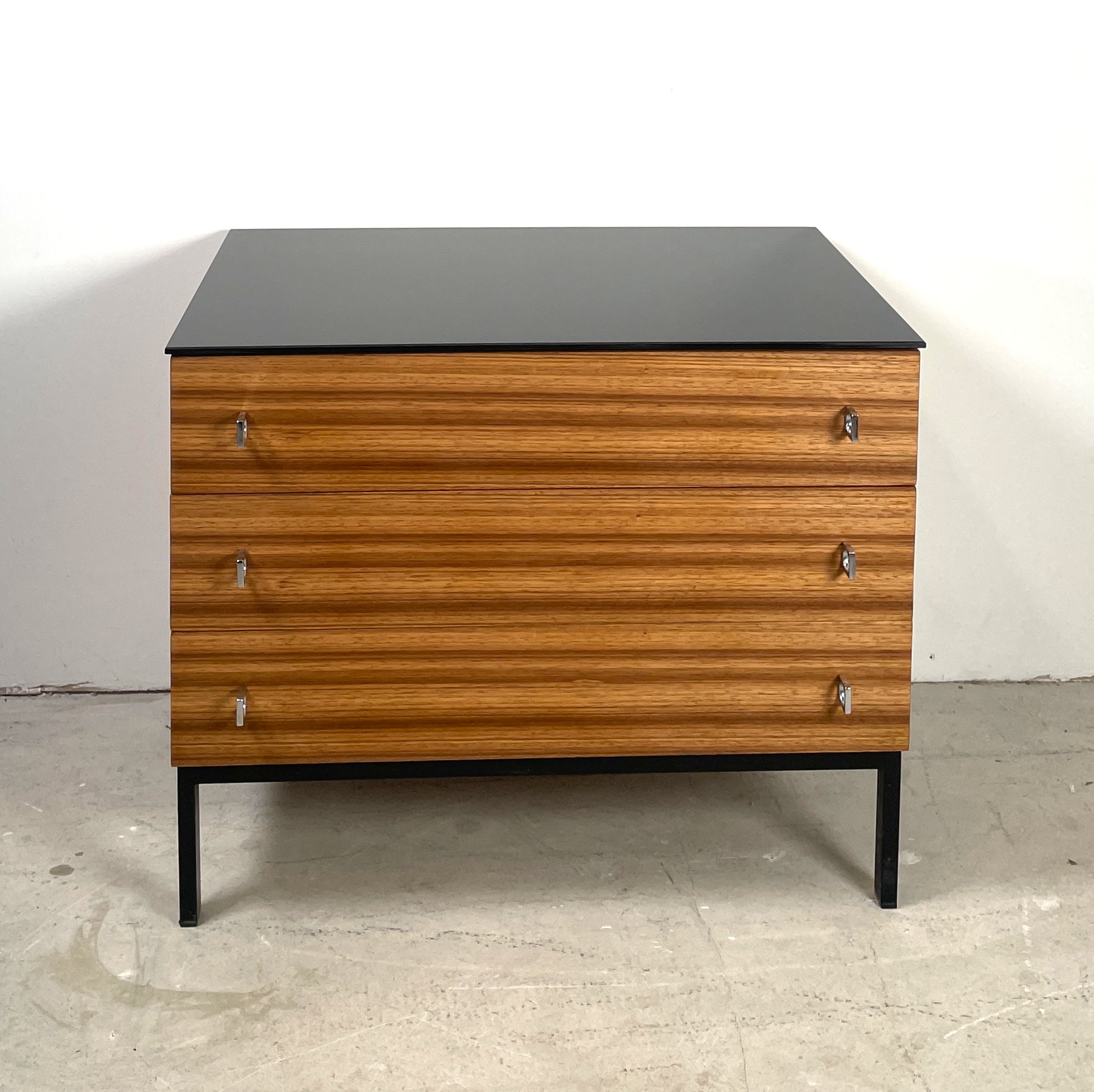 Ladekast in de stijl van Pierre Guariche - Afbeelding 2