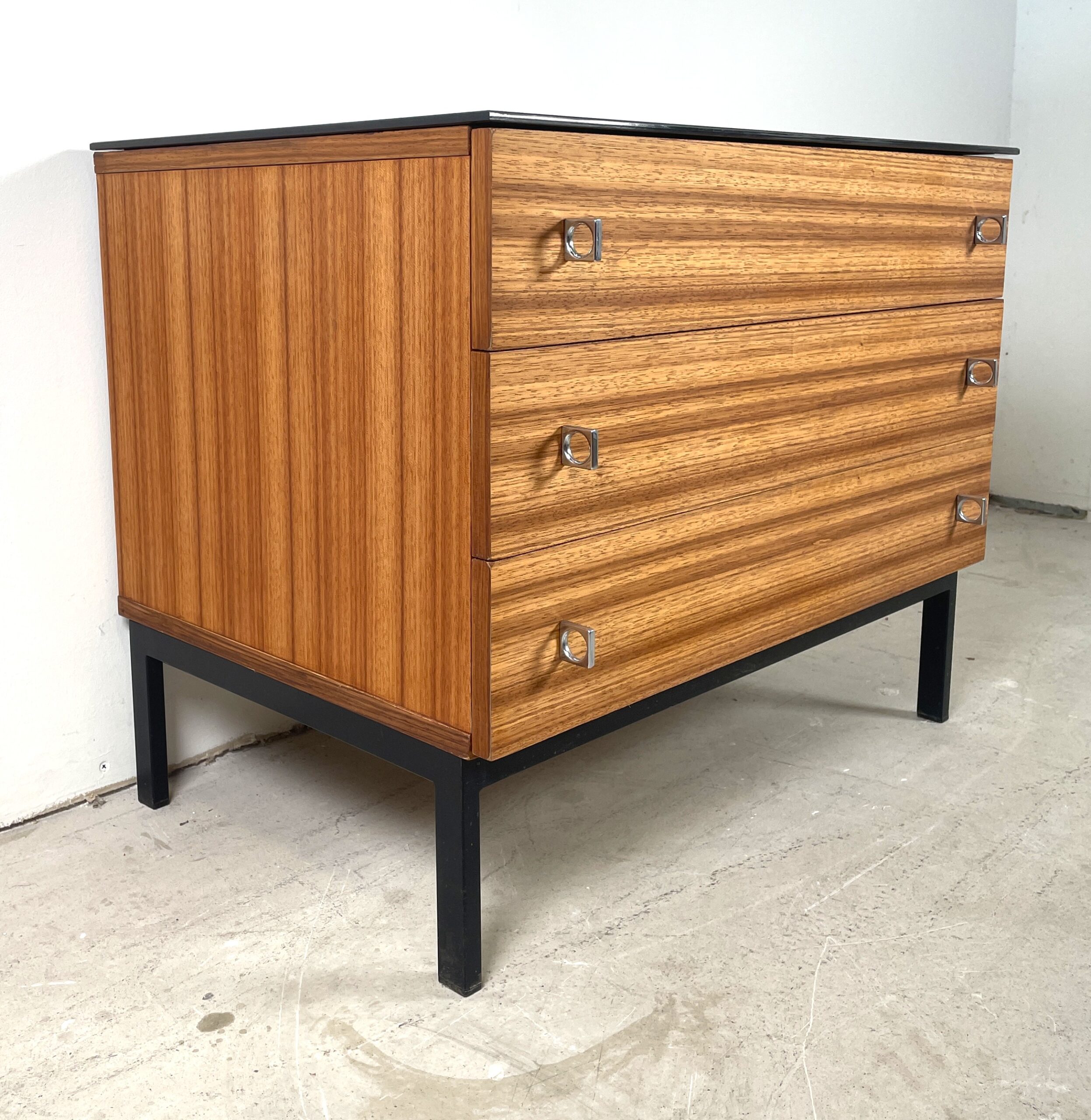 Ladekast in de stijl van Pierre Guariche - Afbeelding 3