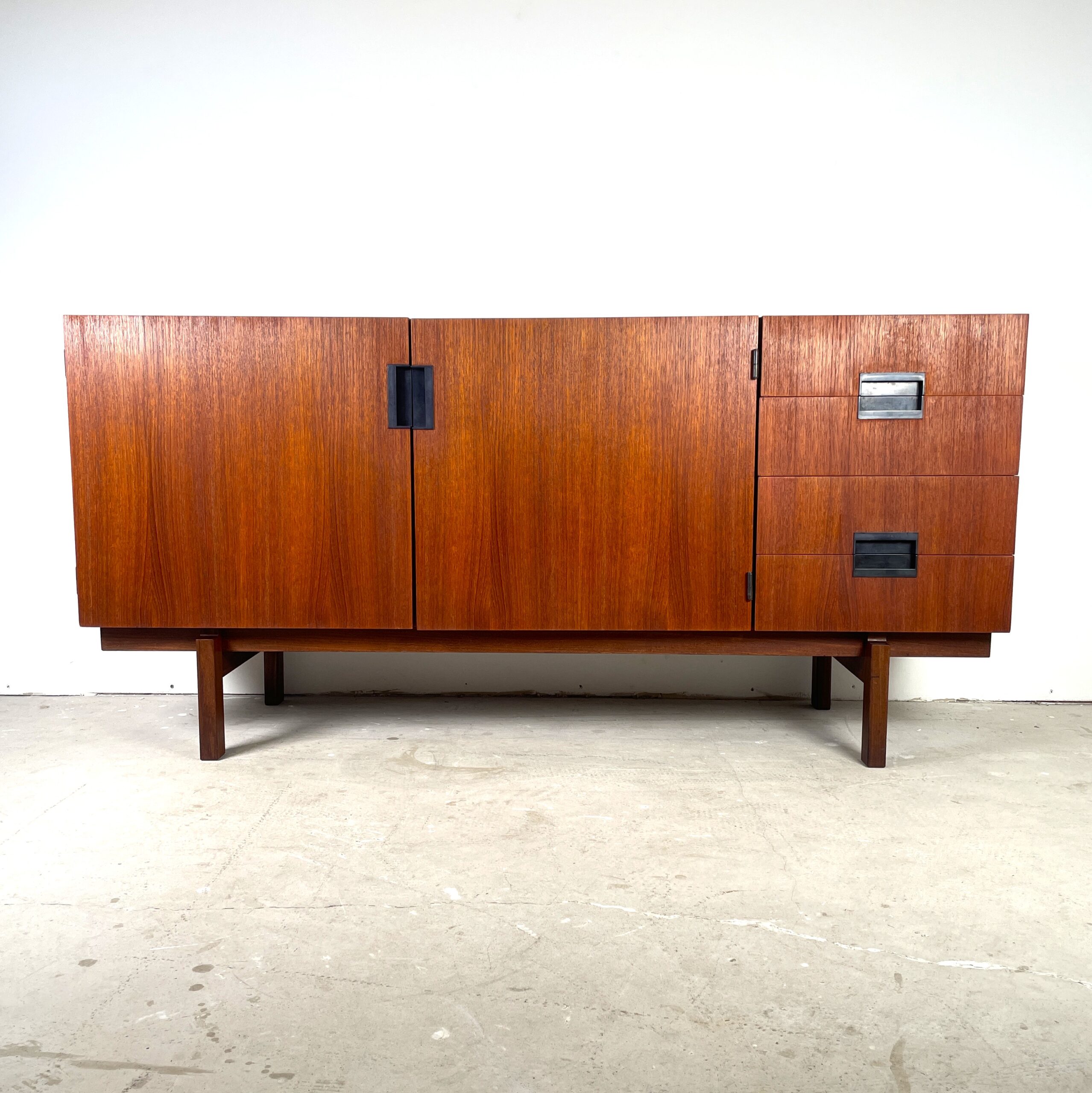 Pastoe DU04 sideboard by Cees Braakman