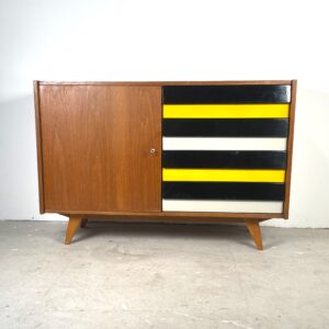 Sideboard U458 by Jiří Jiroutek, gekleurde lades