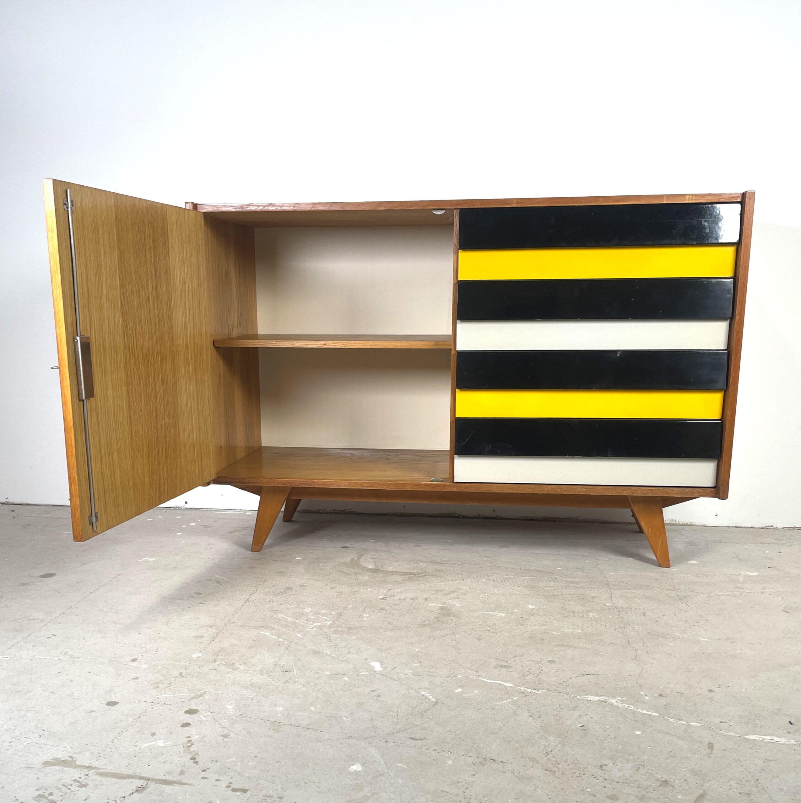Sideboard U458 by Jiří Jiroutek, gekleurde lades - Afbeelding 2