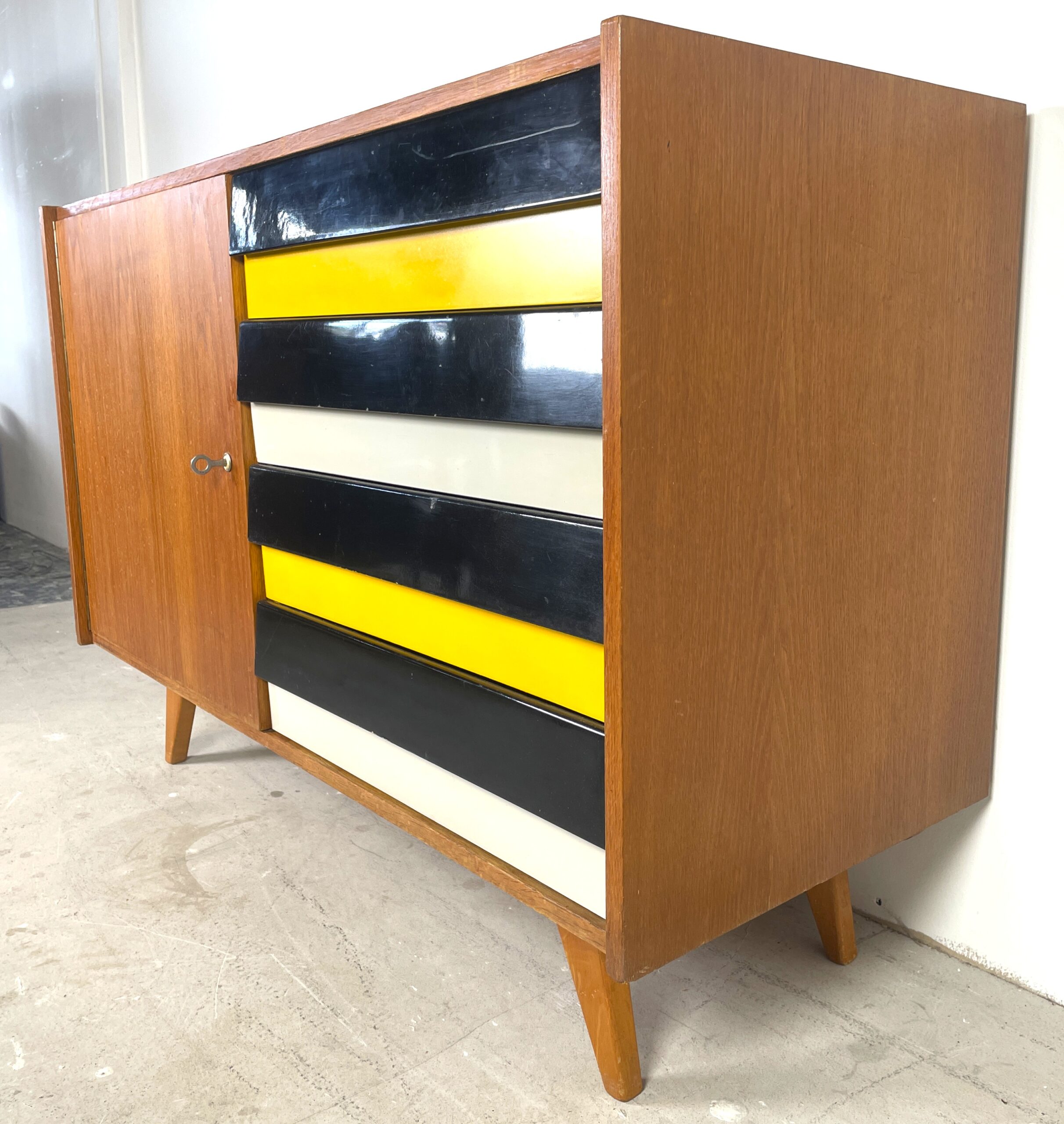 Sideboard U458 by Jiří Jiroutek, gekleurde lades - Afbeelding 3