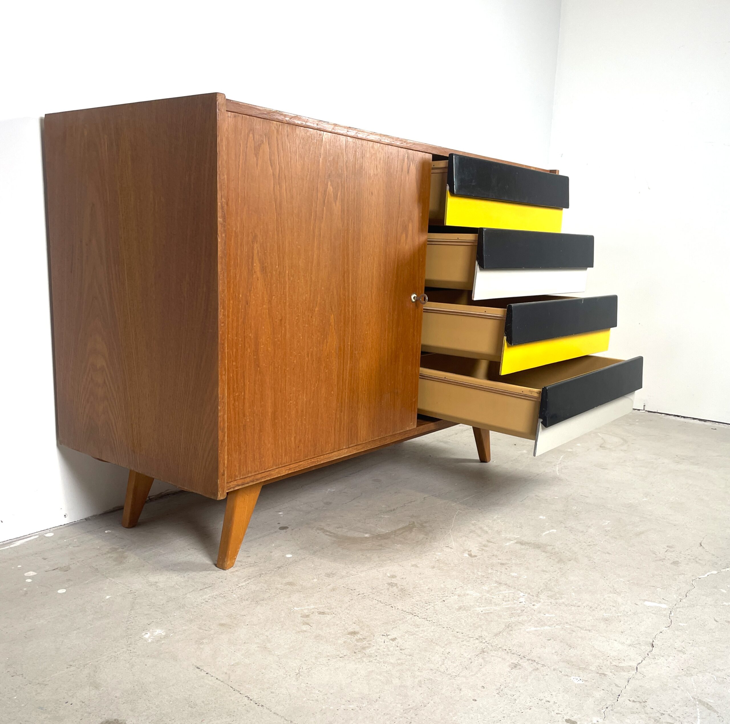 Sideboard U458 by Jiří Jiroutek, gekleurde lades - Afbeelding 5