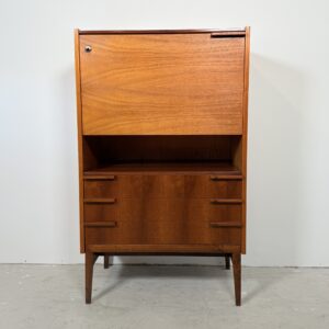 Secretaire/ highboard, Frantisek Mezulanik voor Up Zavody