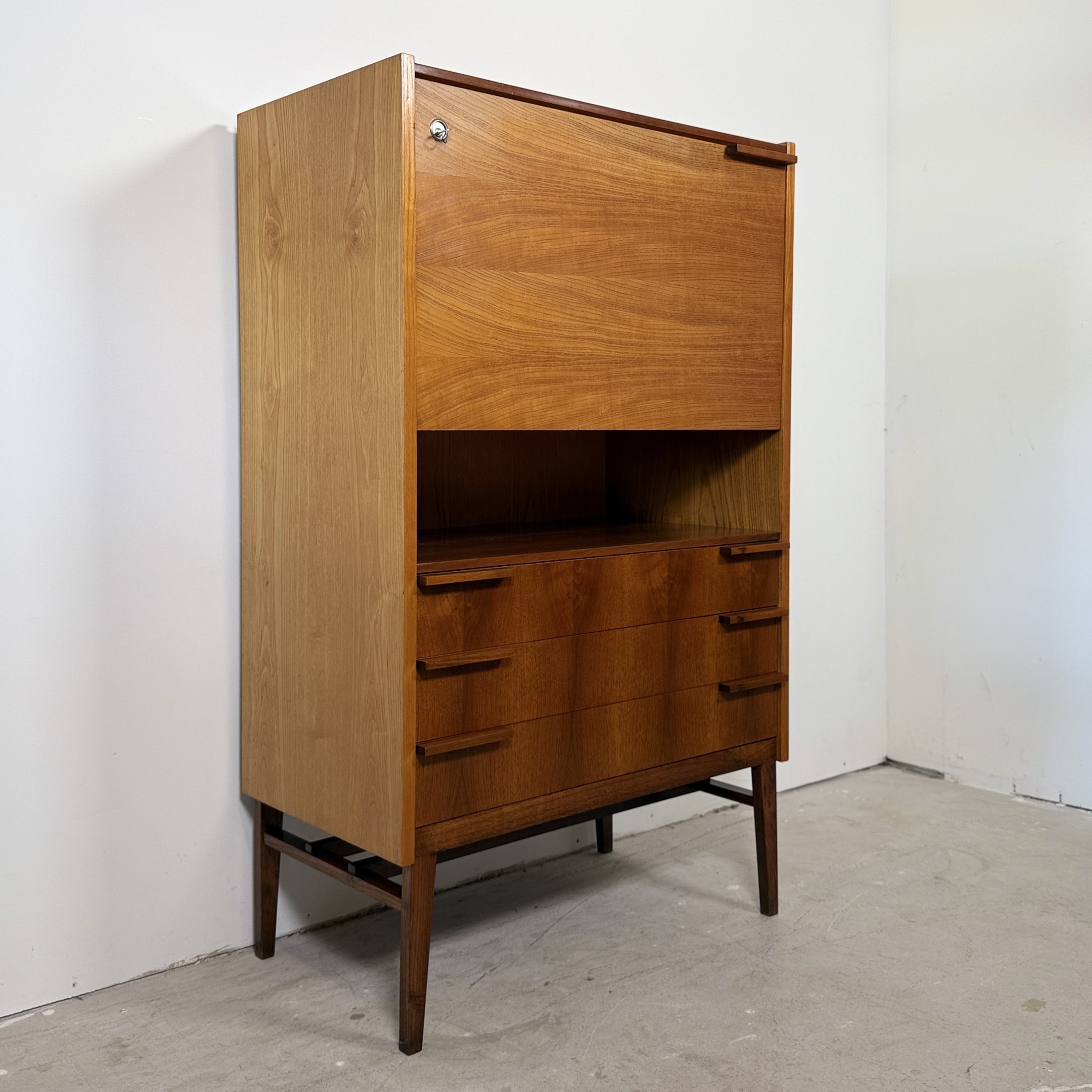 Secretaire/ highboard, Frantisek Mezulanik voor Up Zavody - Afbeelding 2