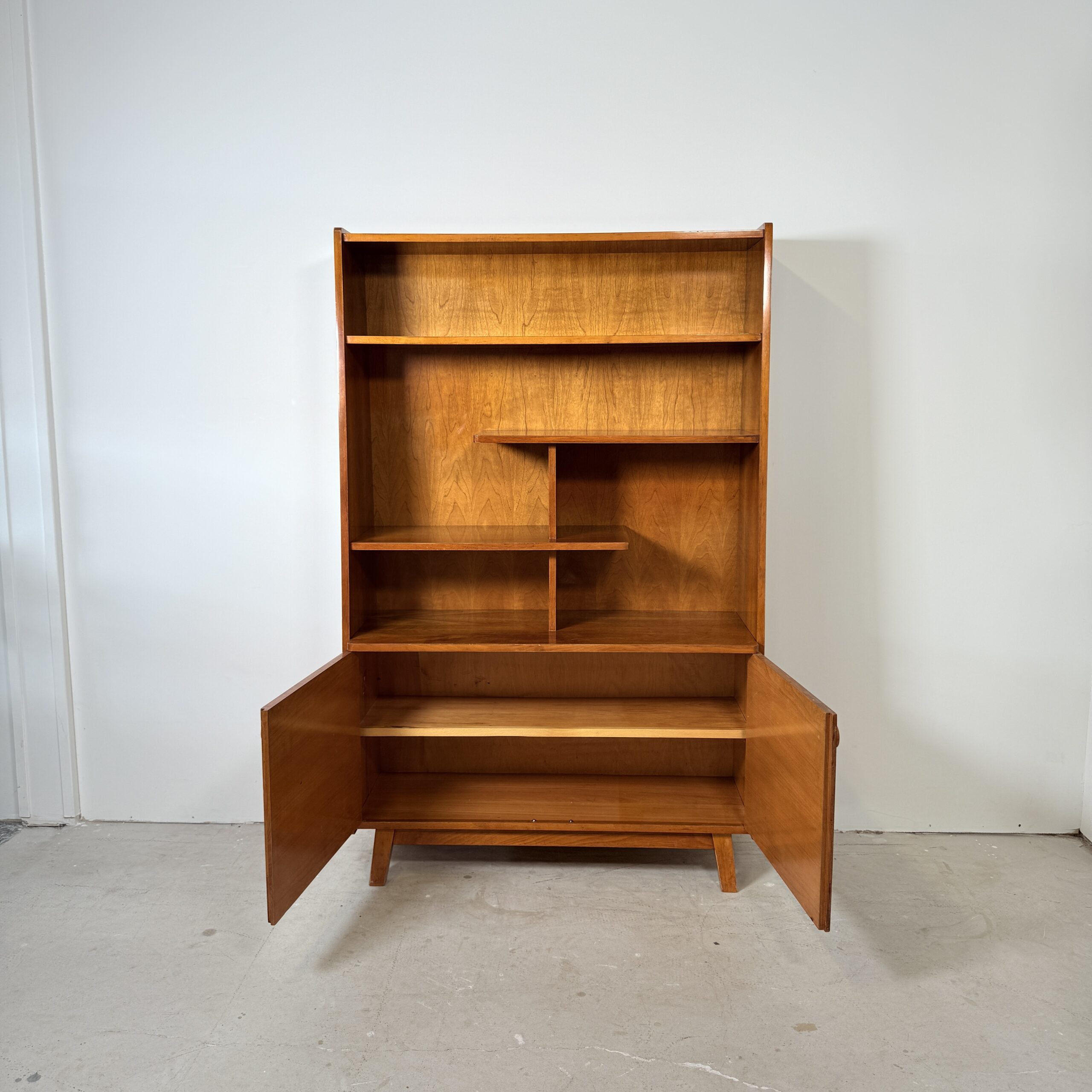 Vintage boekenkast/ highboard hoogglans noot, Bilea - Afbeelding 4
