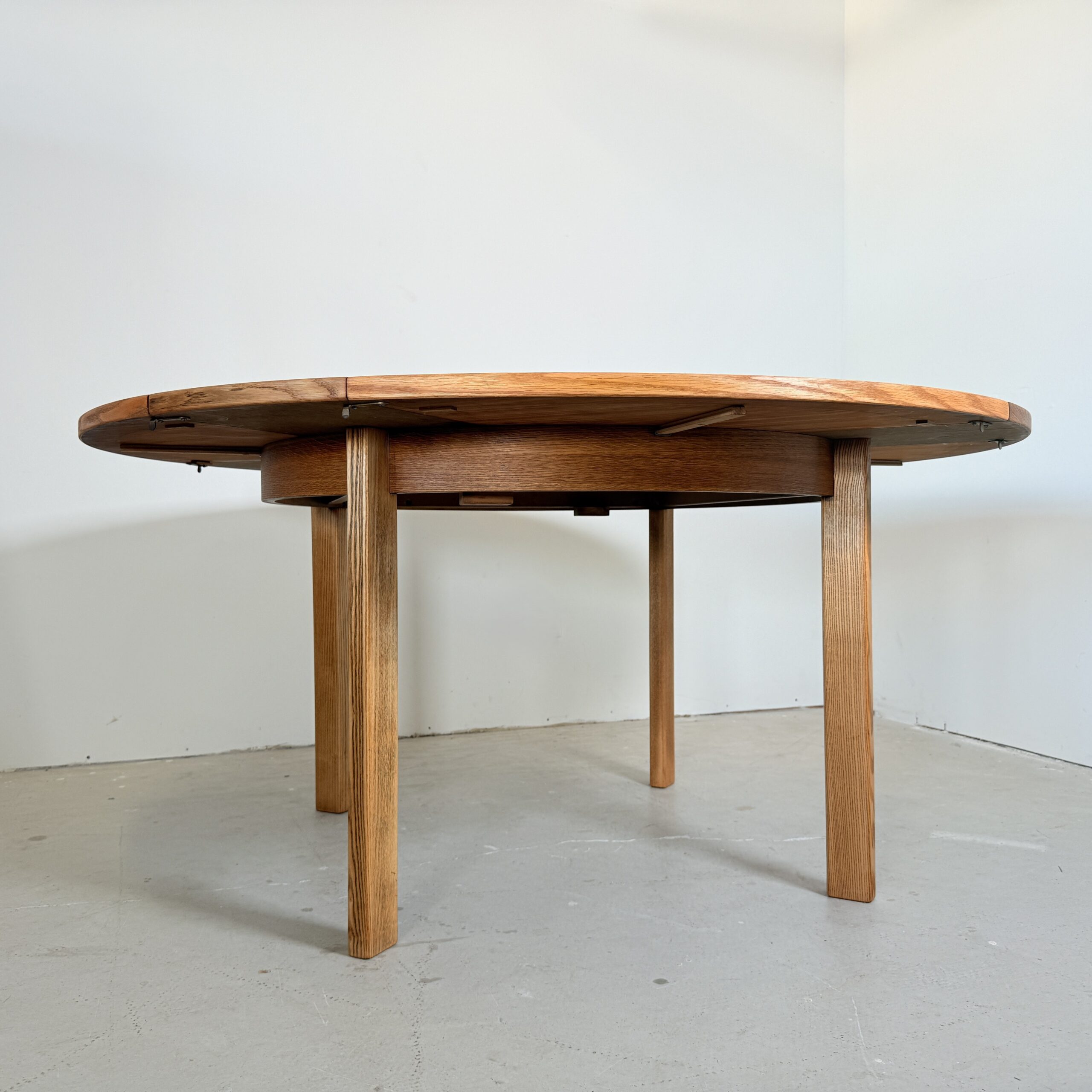 Unieke vintage eettafel, rond uit te breiden - Afbeelding 11