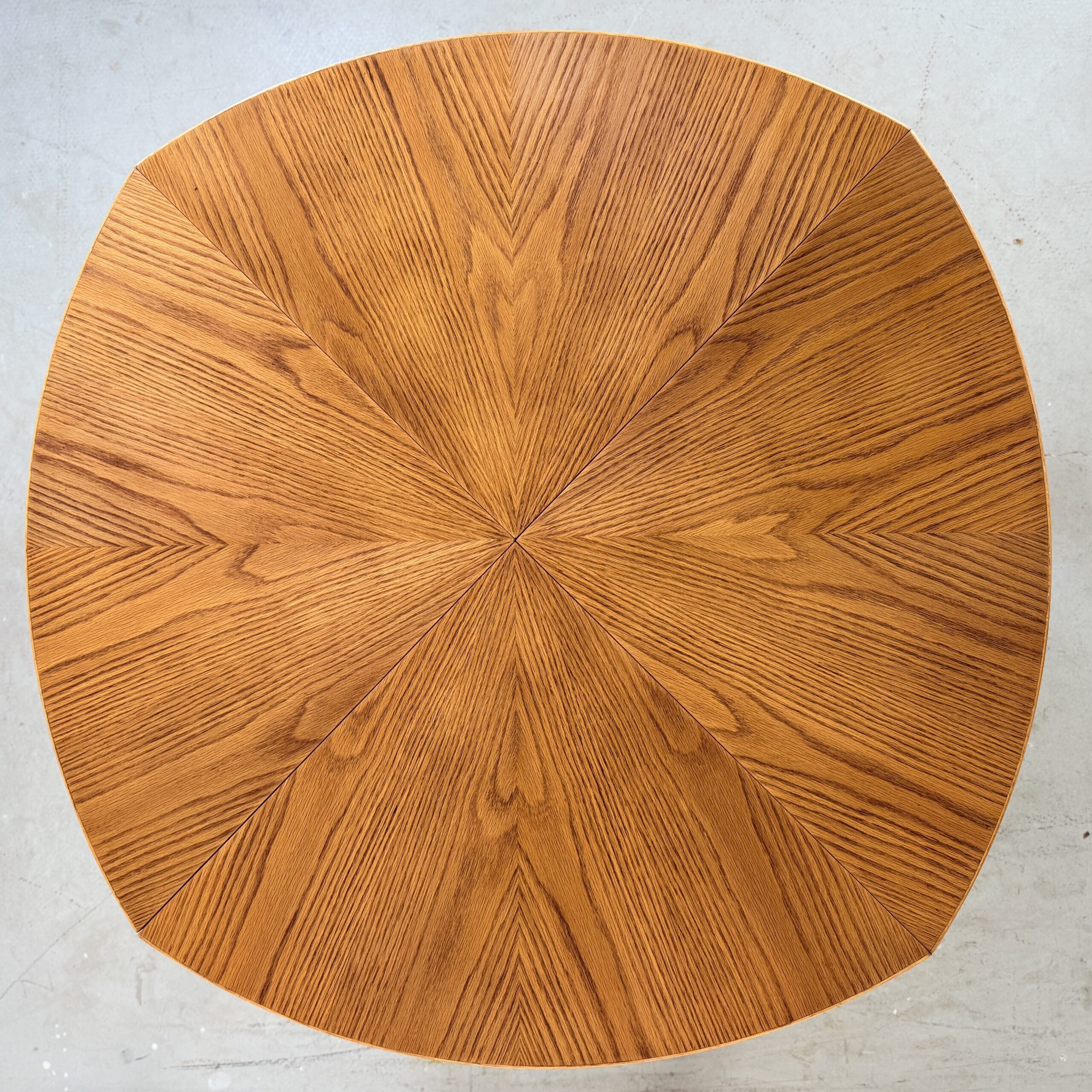 Unieke vintage eettafel, rond uit te breiden - Afbeelding 4
