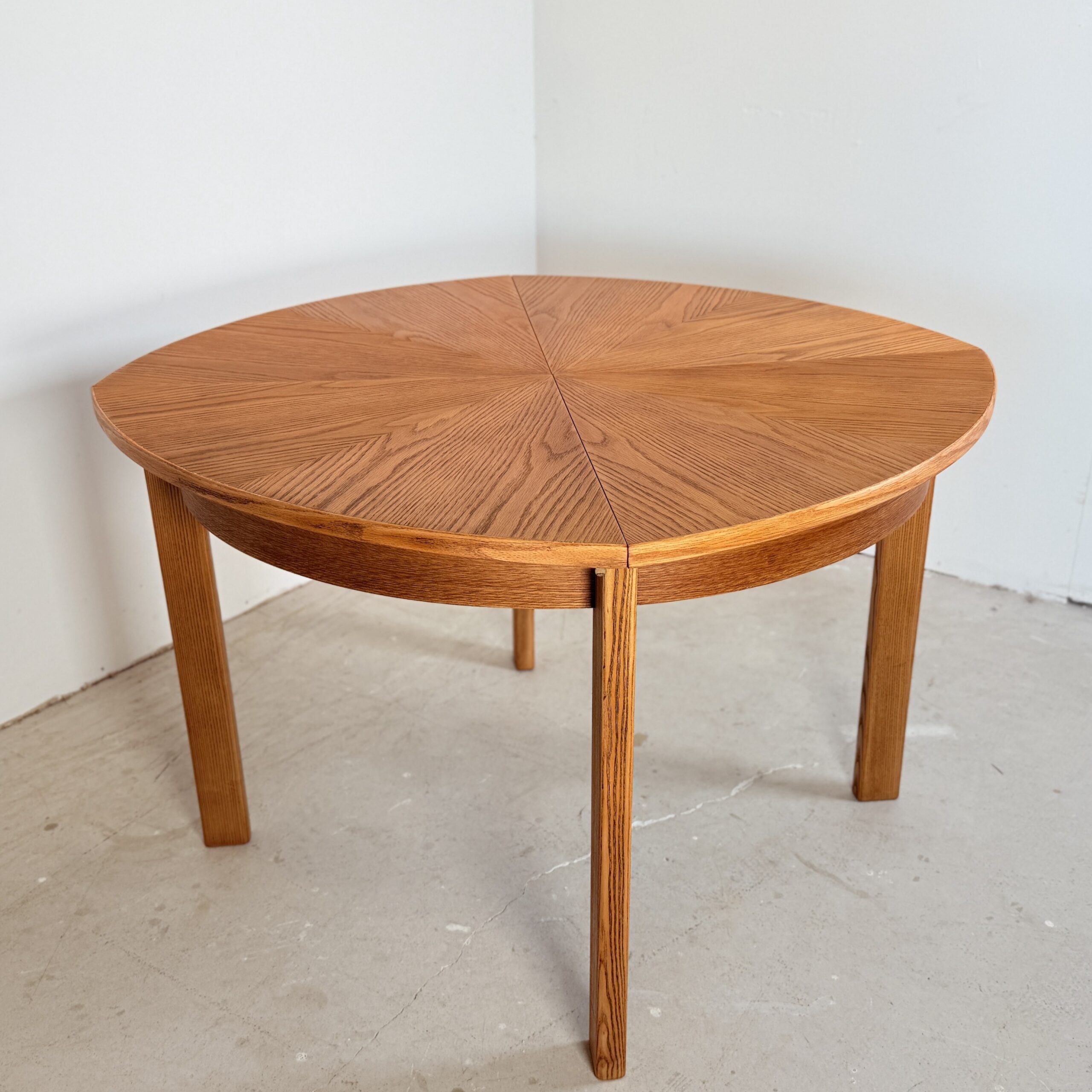 Unieke vintage eettafel, rond uit te breiden - Afbeelding 5
