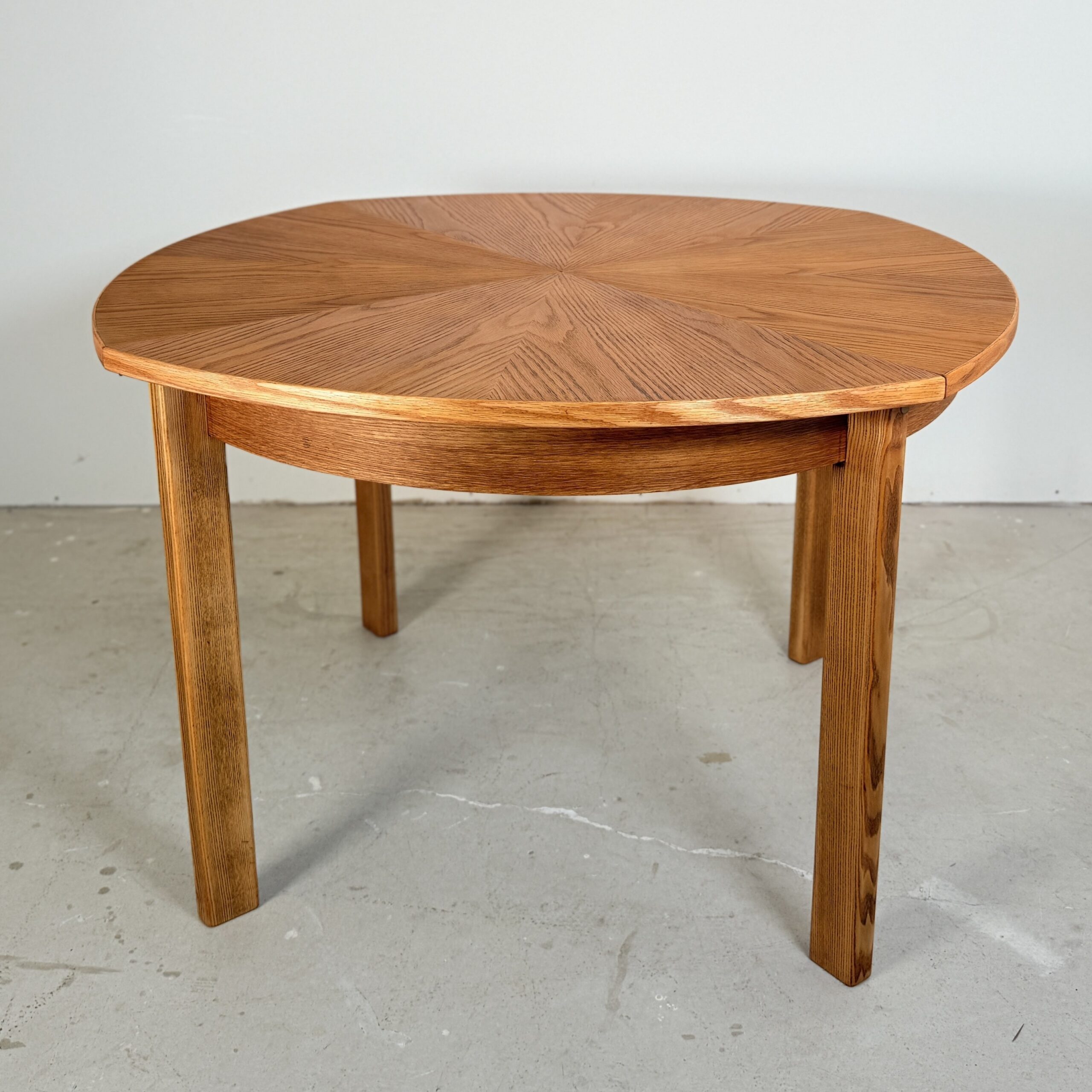Unieke vintage eettafel, rond uit te breiden - Afbeelding 6