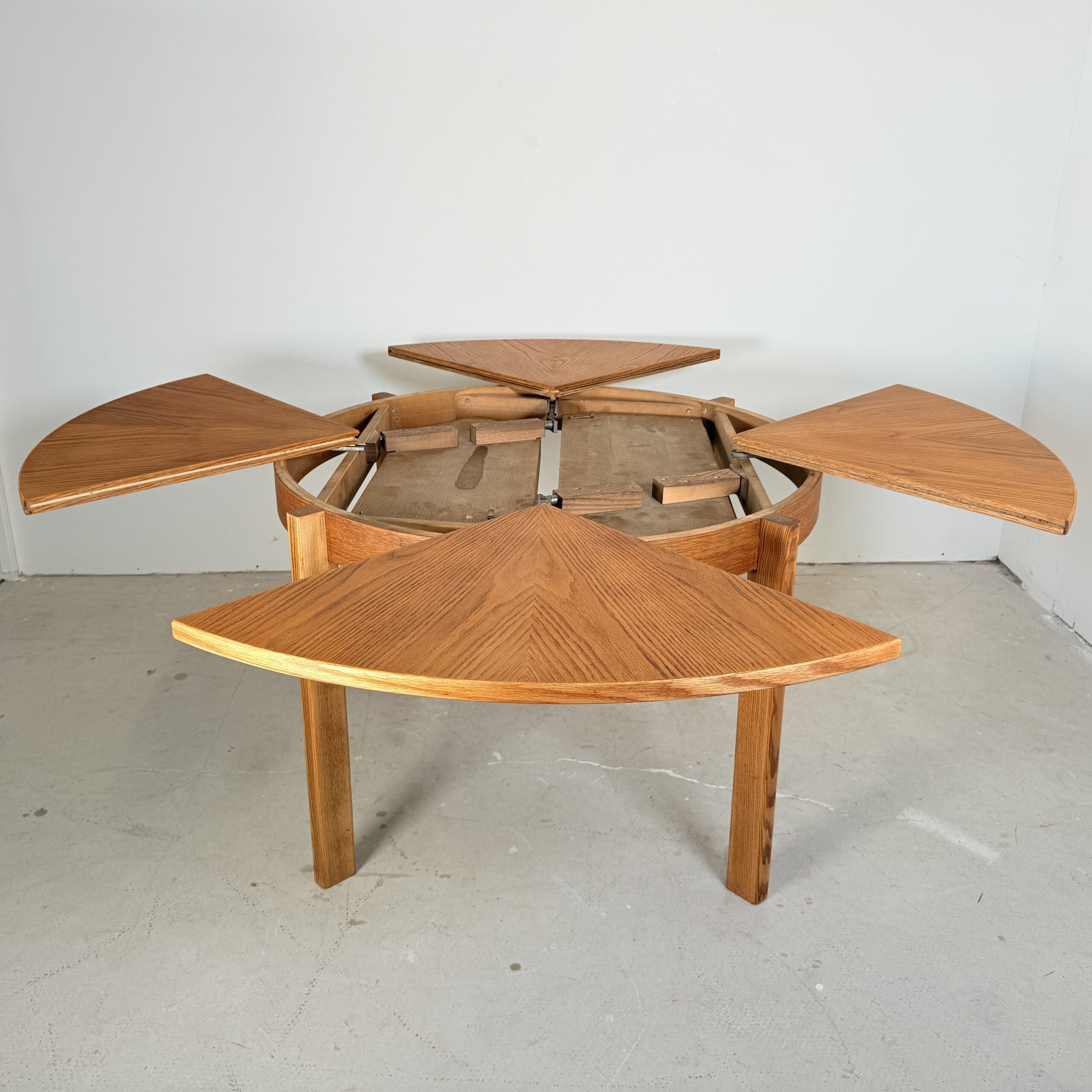 Unieke vintage eettafel, rond uit te breiden - Afbeelding 7
