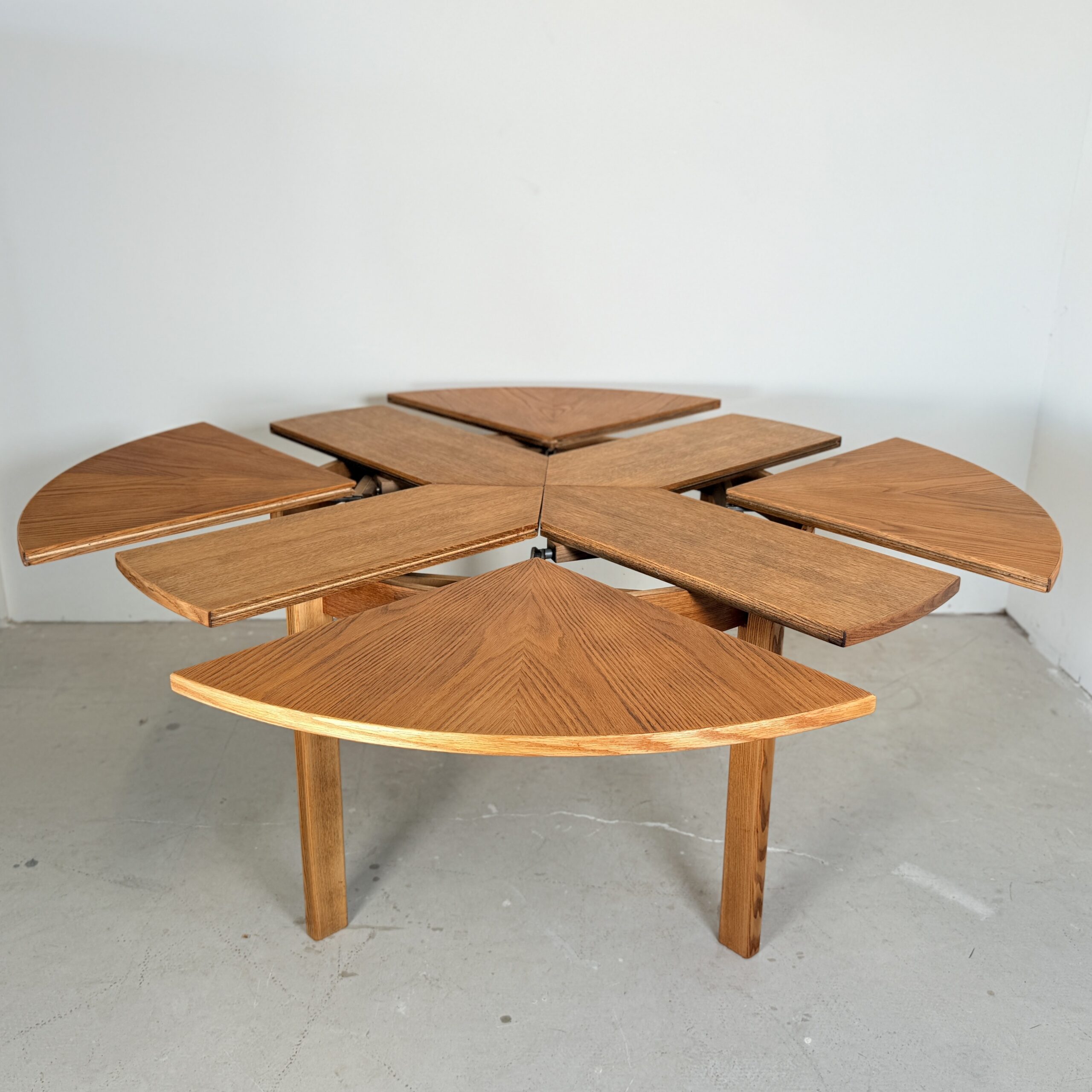 Unieke vintage eettafel, rond uit te breiden - Afbeelding 8