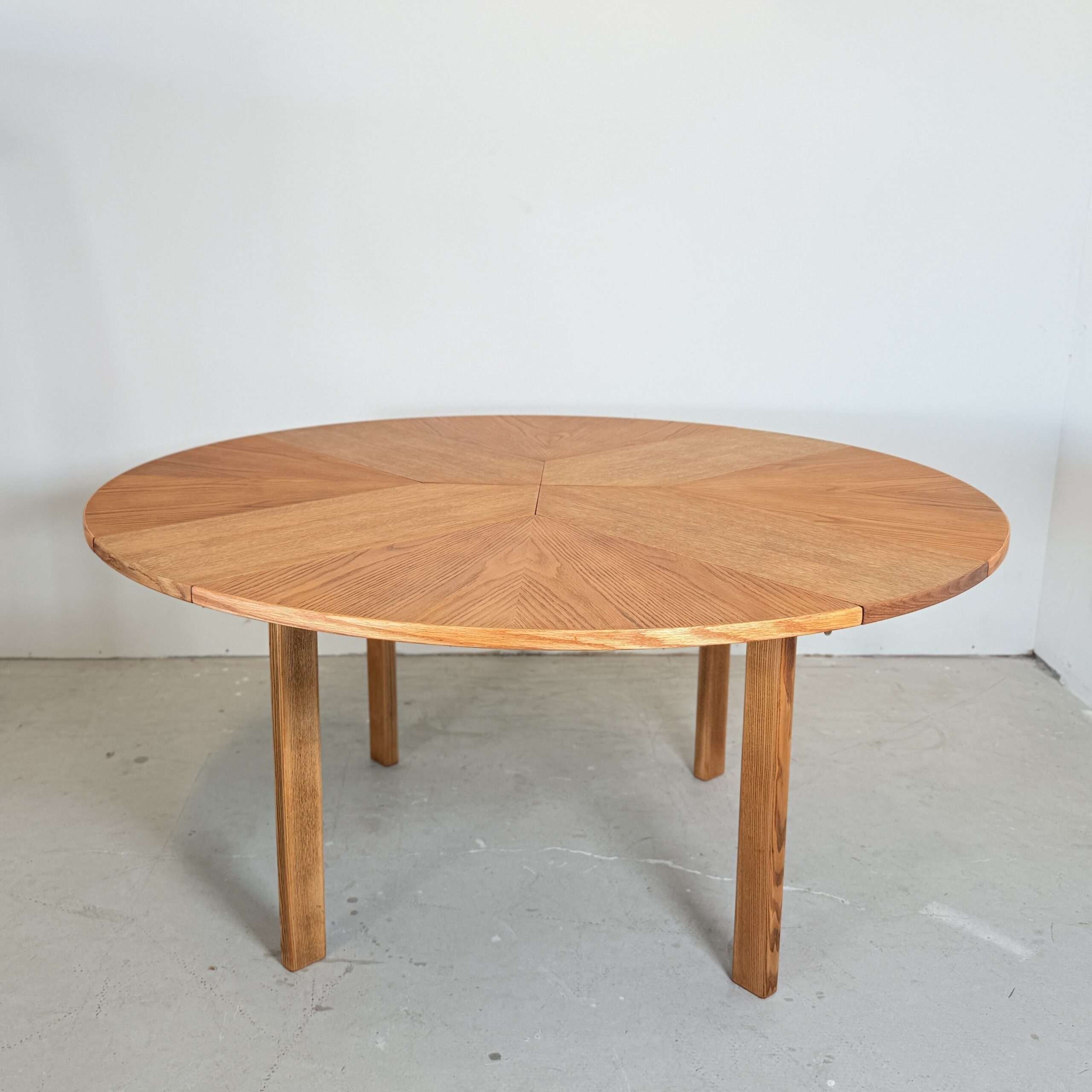 Unieke vintage eettafel, rond uit te breiden - Afbeelding 9