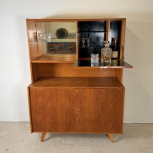 Modulair highboard U450, Jiroutek