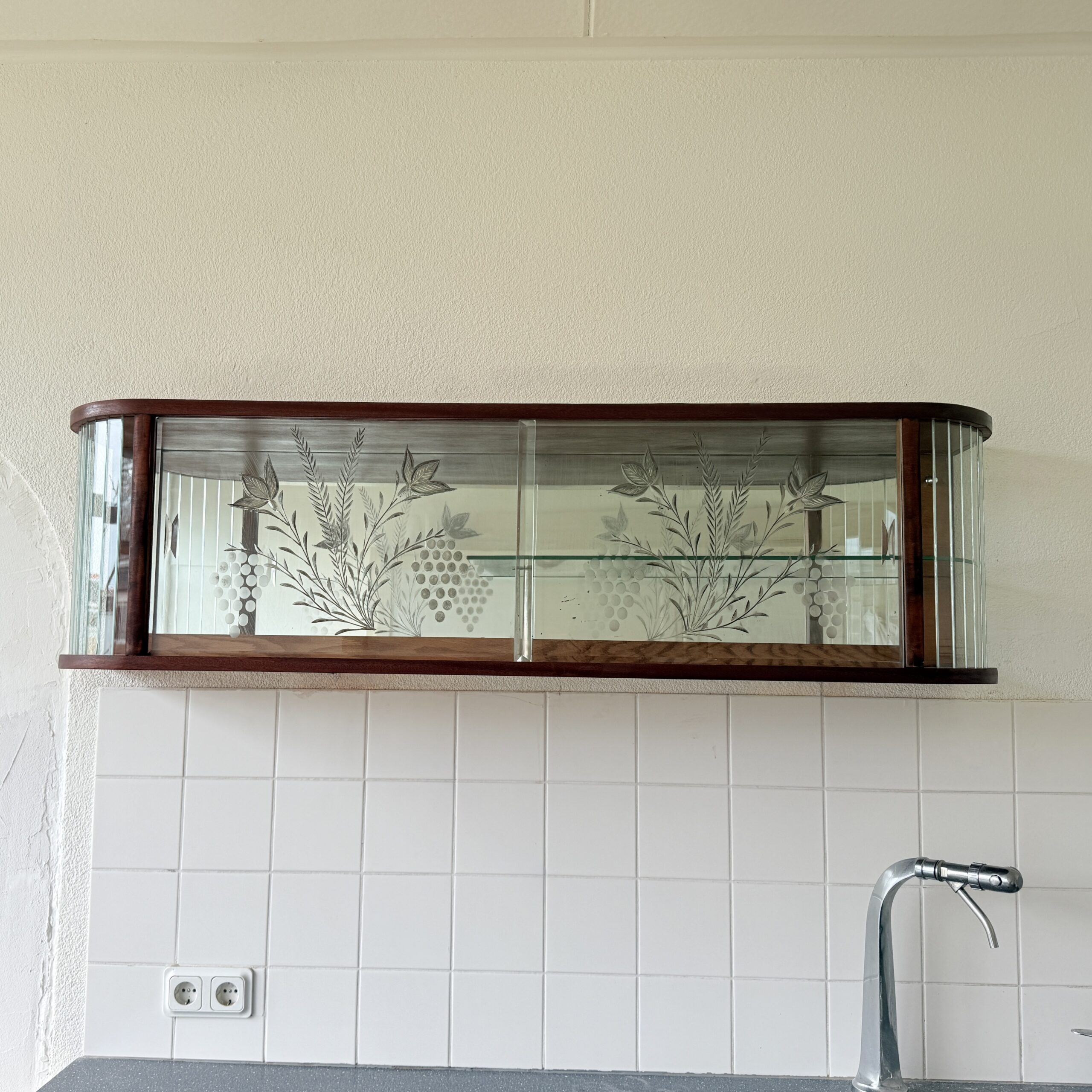 Hangende vitrinekast “Mariëlle” in art-deco stijl - Afbeelding 2