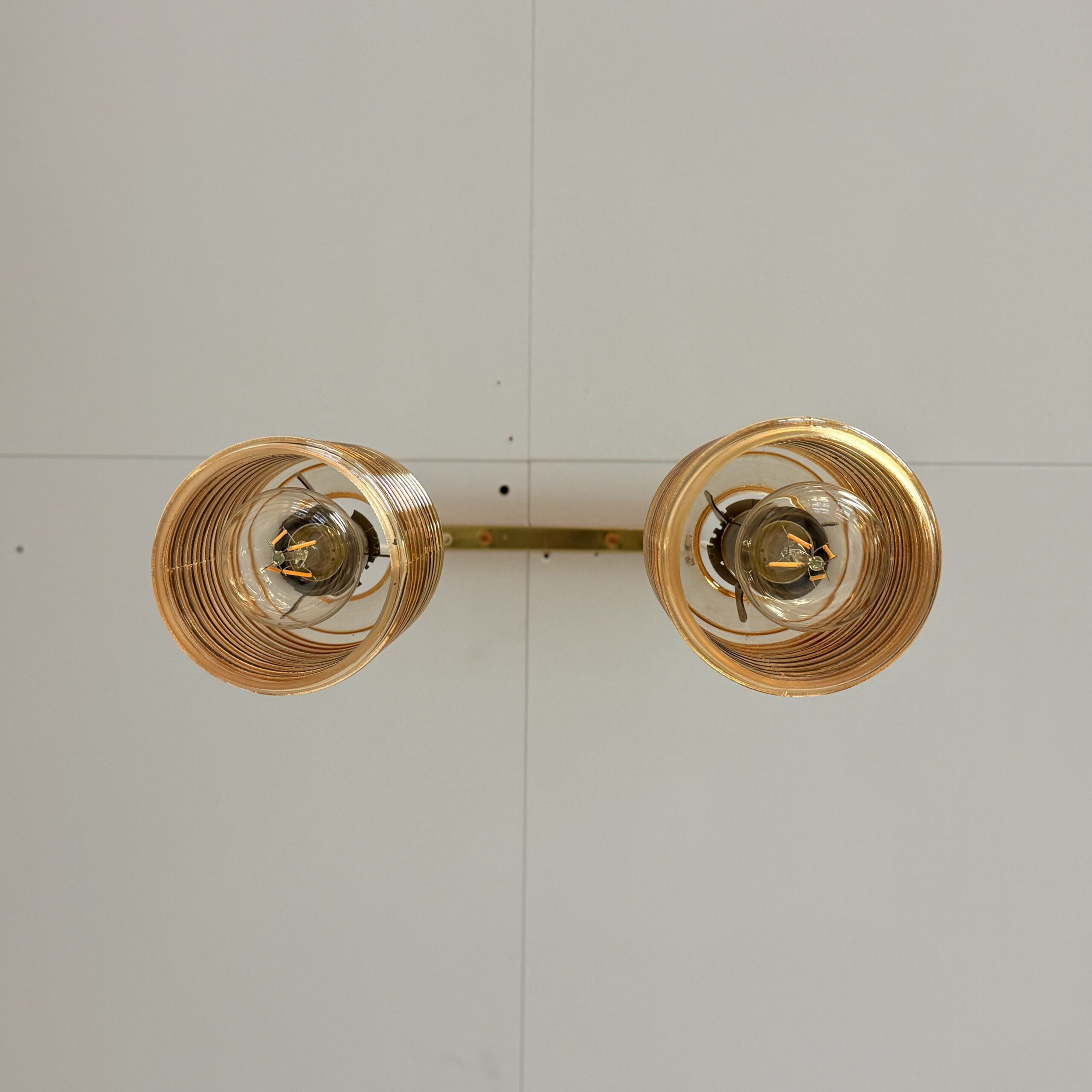 Vintage plafondlamp met twee amberkleurige kappen - Afbeelding 8