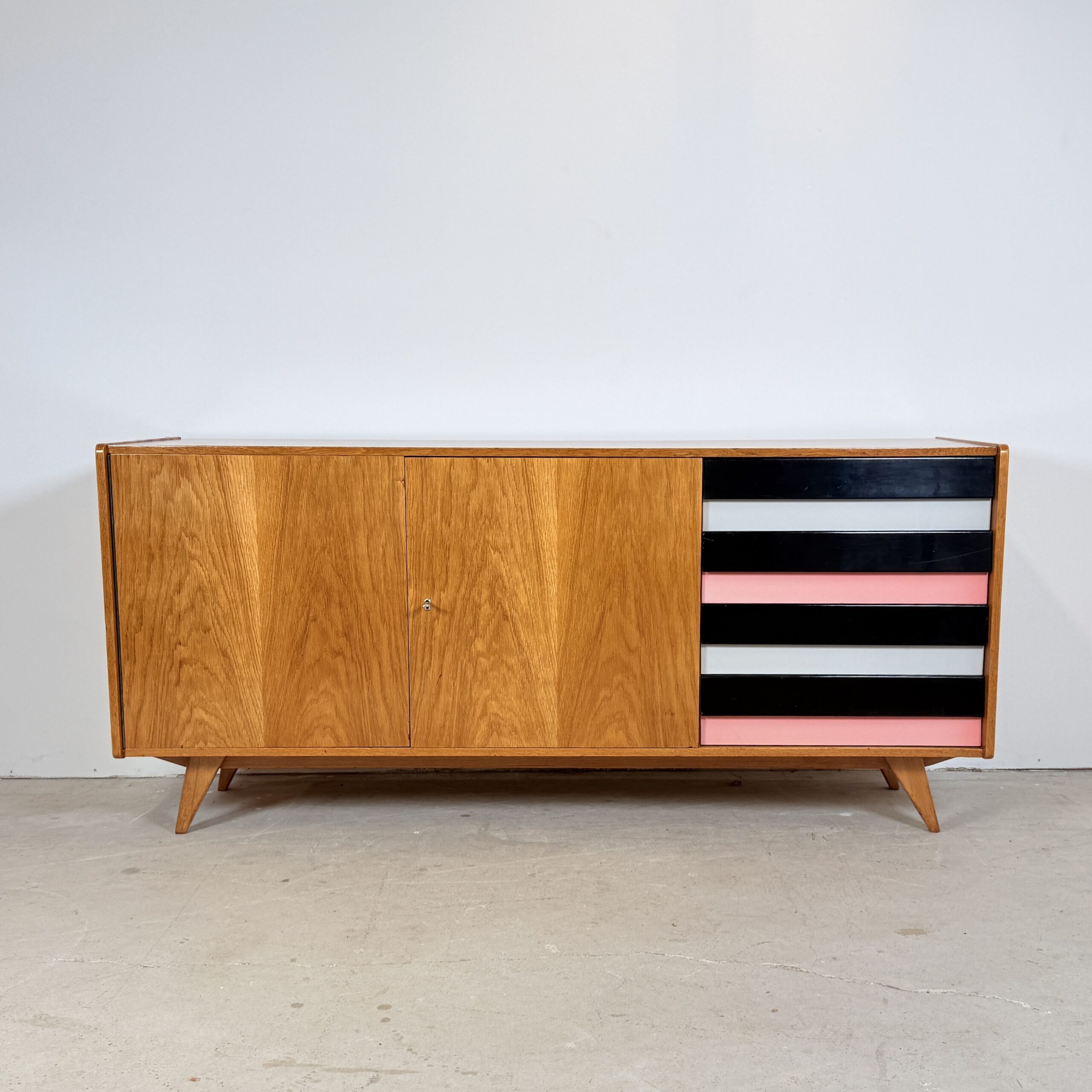 U460 sideboard met gekleurde lades, Jiří Jiroutek - Afbeelding 2