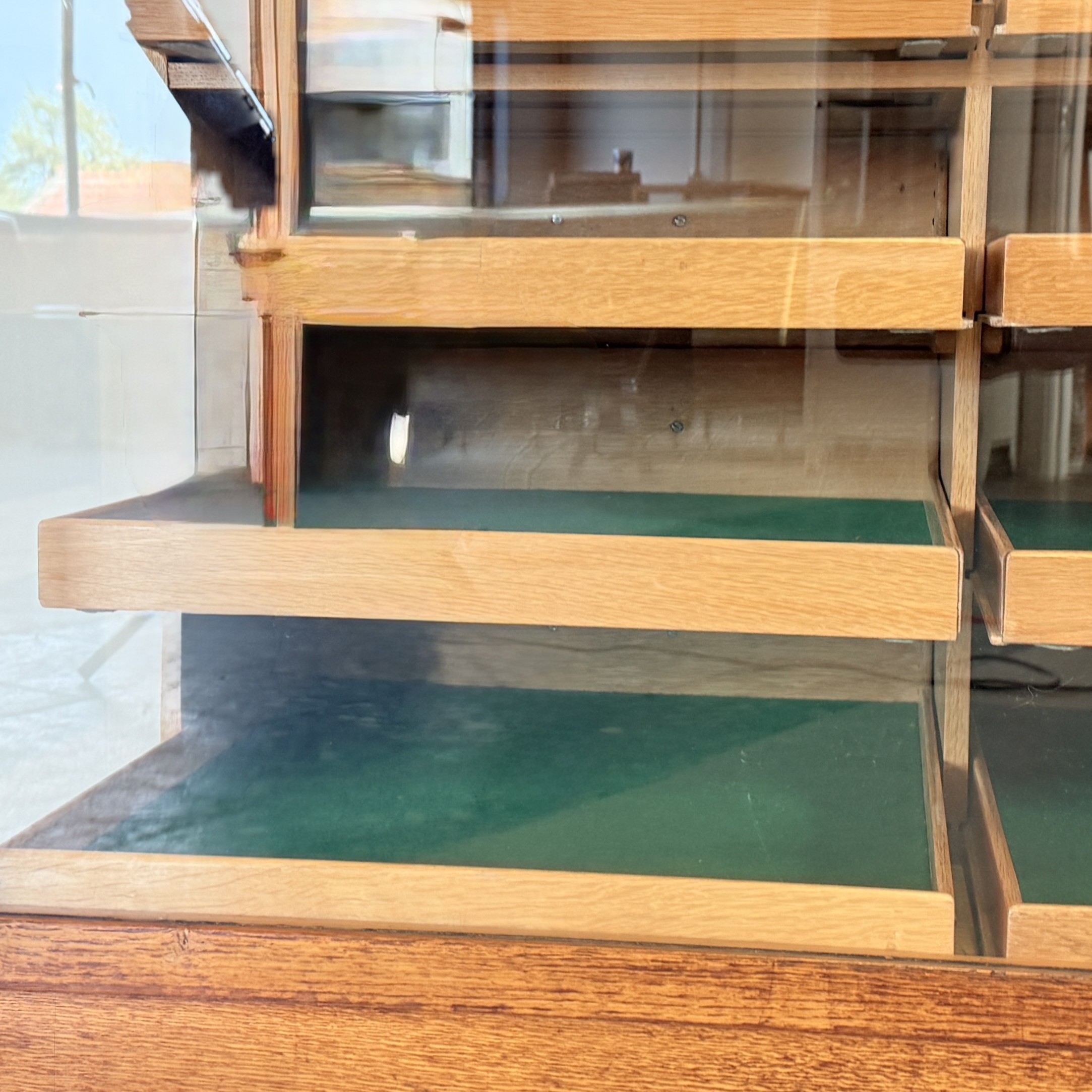 Vintage eiken fournituren toonbank – SLB Stuttgart - Afbeelding 13