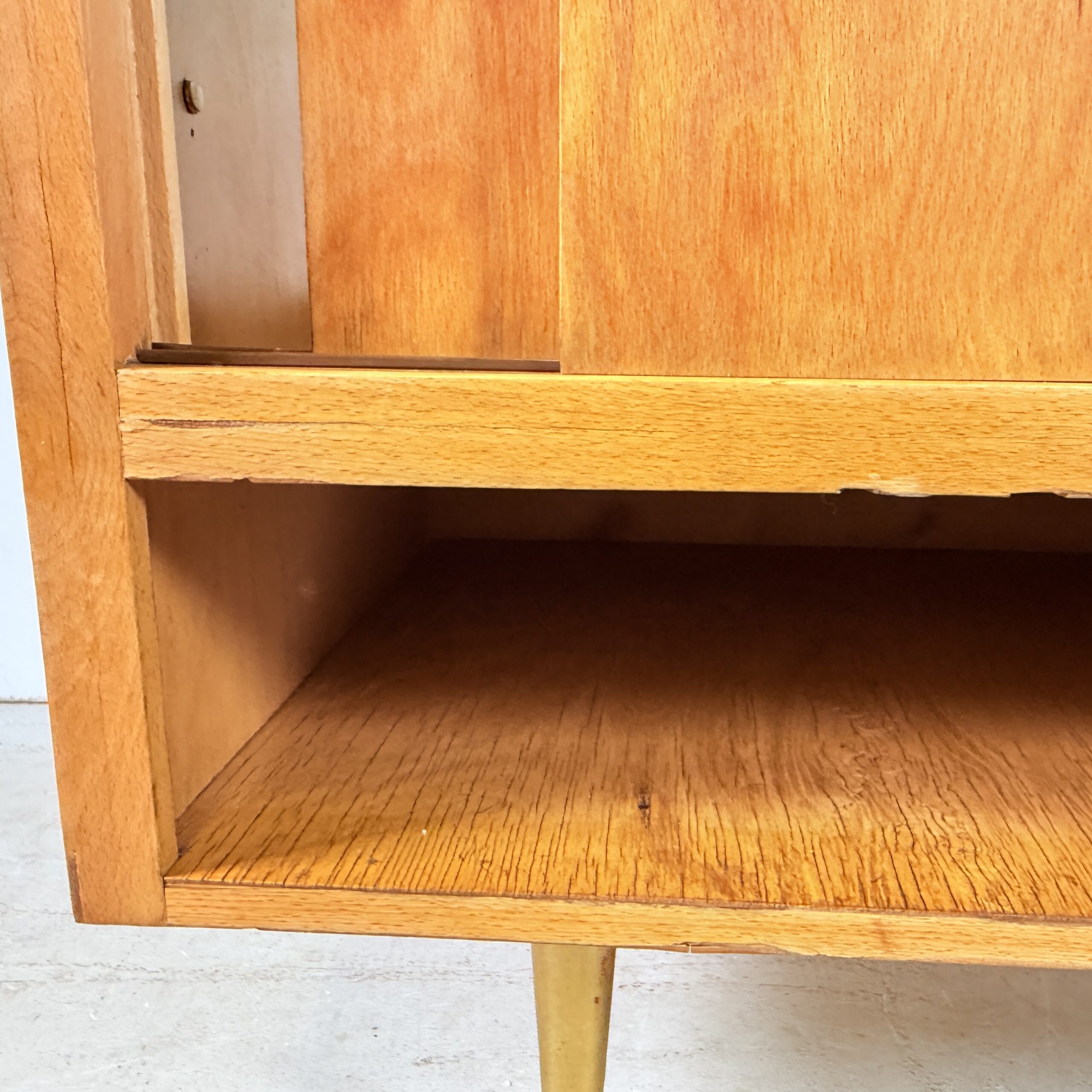 Vintage Toonbank Vitrine op gouden pootjes - Afbeelding 13