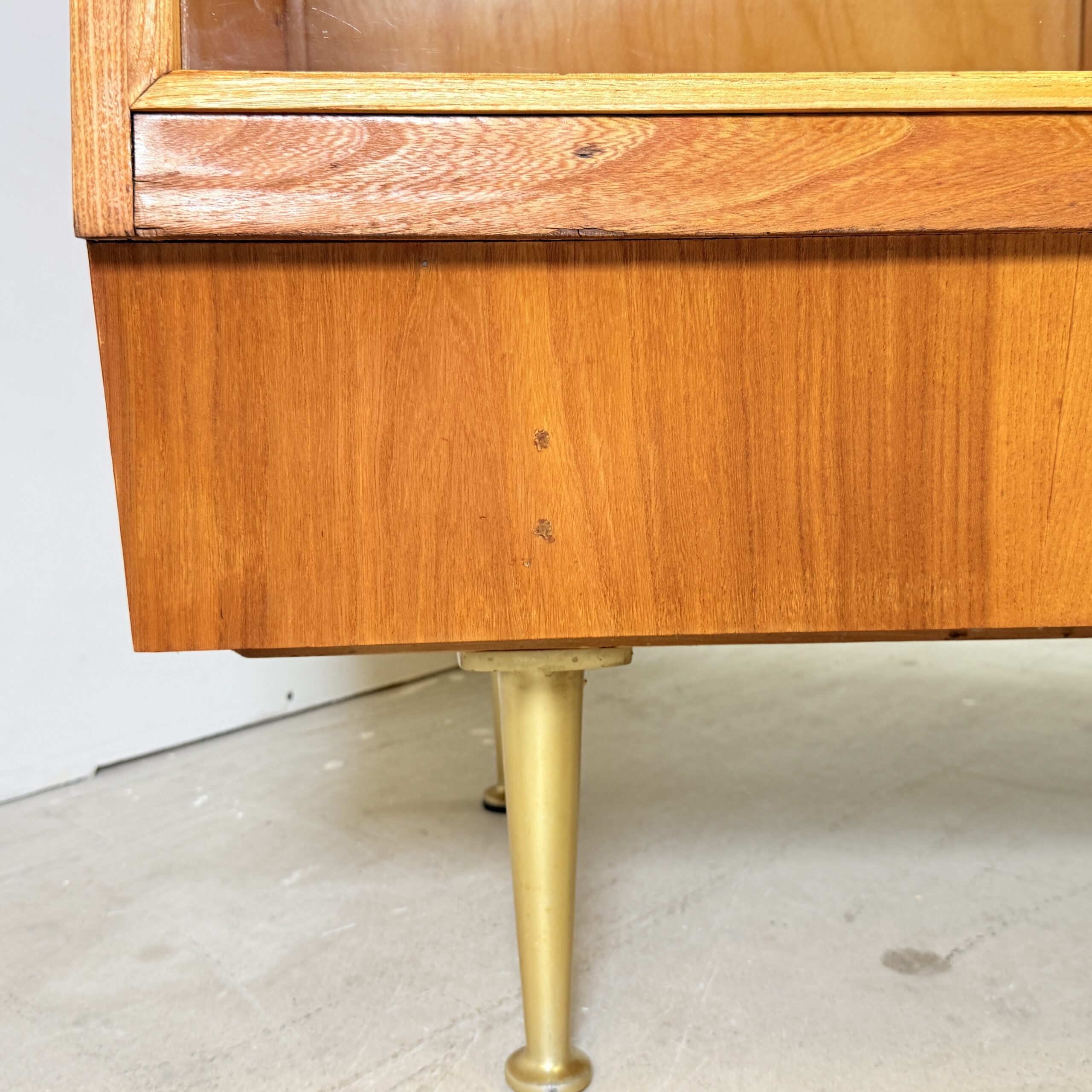 Vintage Toonbank Vitrine op gouden pootjes - Afbeelding 14