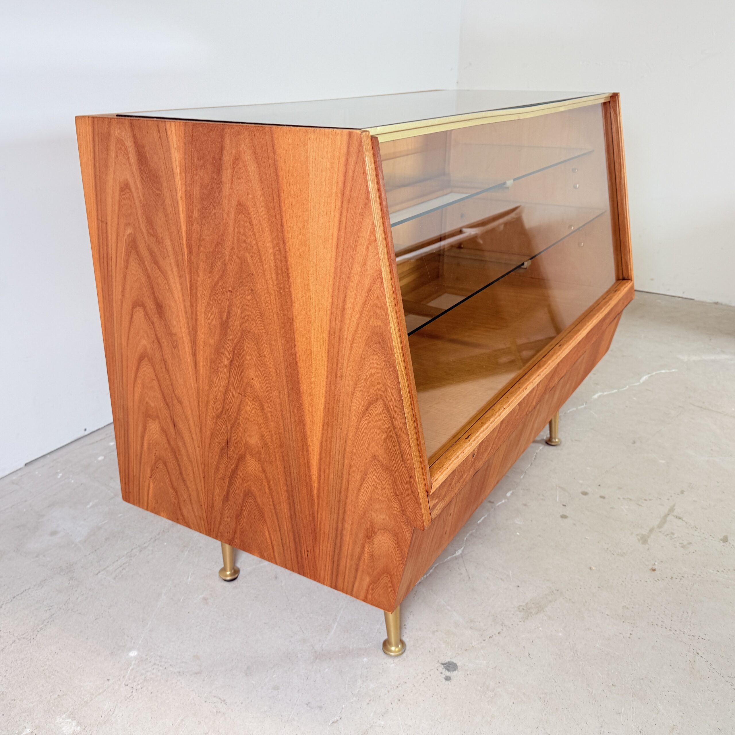 Vintage Toonbank Vitrine op gouden pootjes - Afbeelding 2