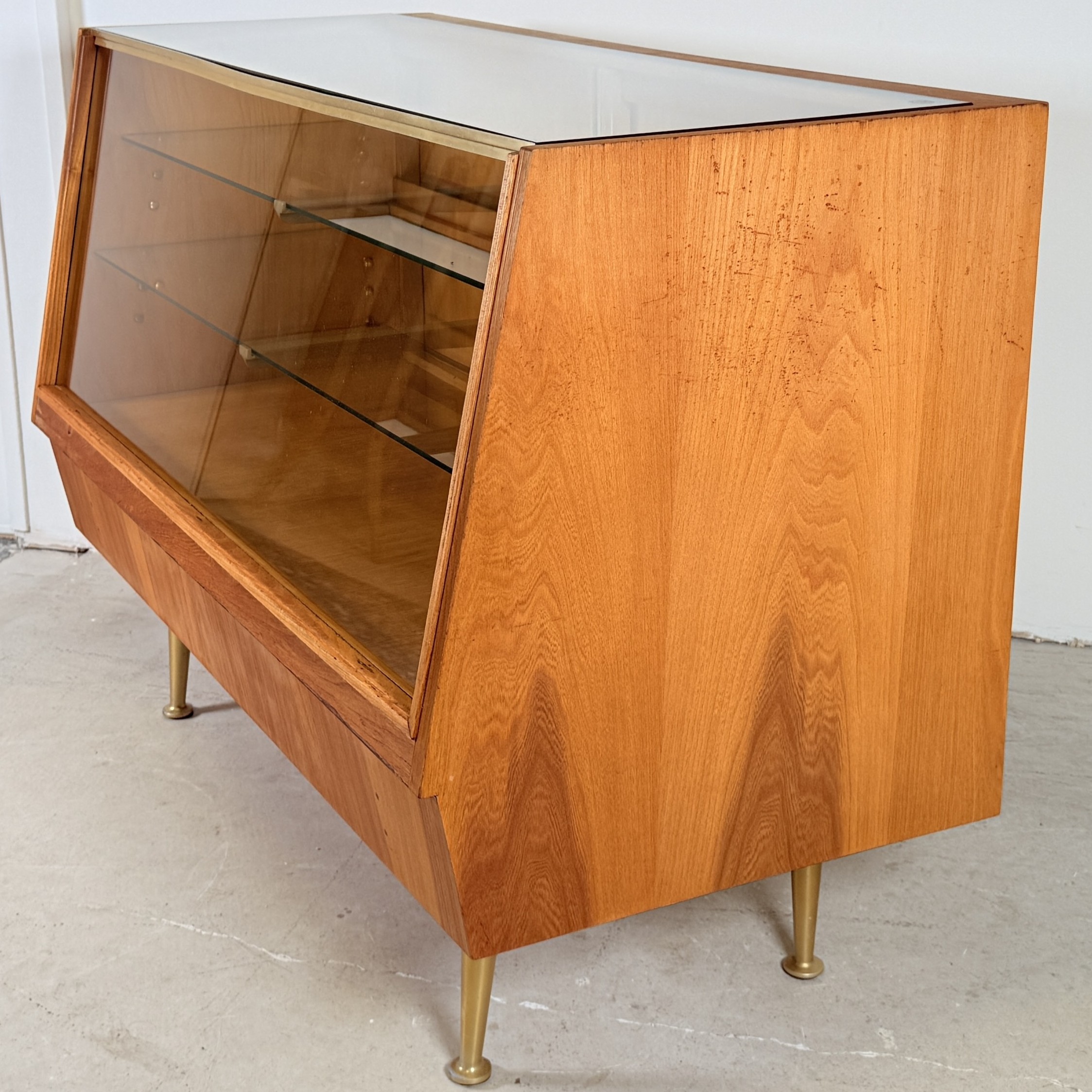 Vintage Toonbank Vitrine op gouden pootjes - Afbeelding 5