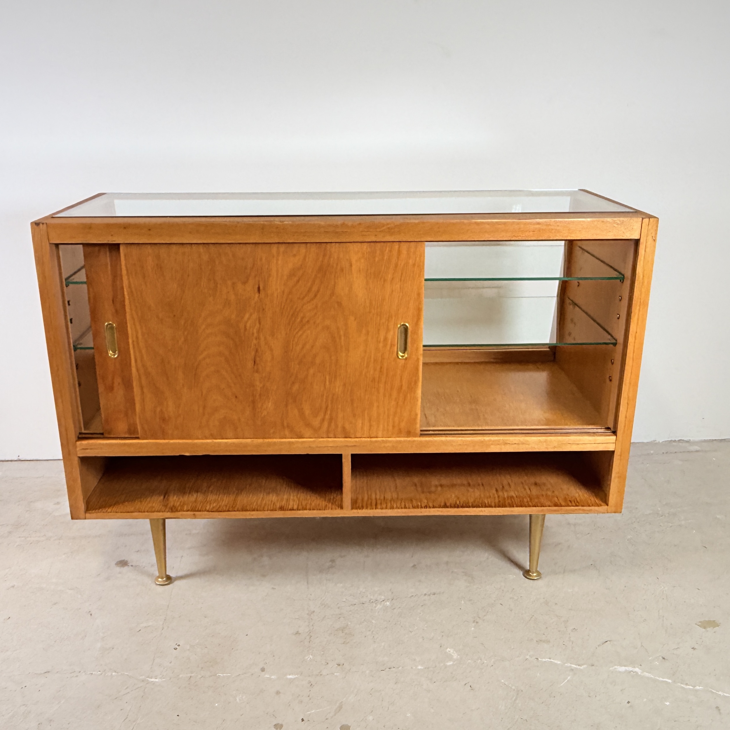 Vintage Toonbank Vitrine op gouden pootjes - Afbeelding 7