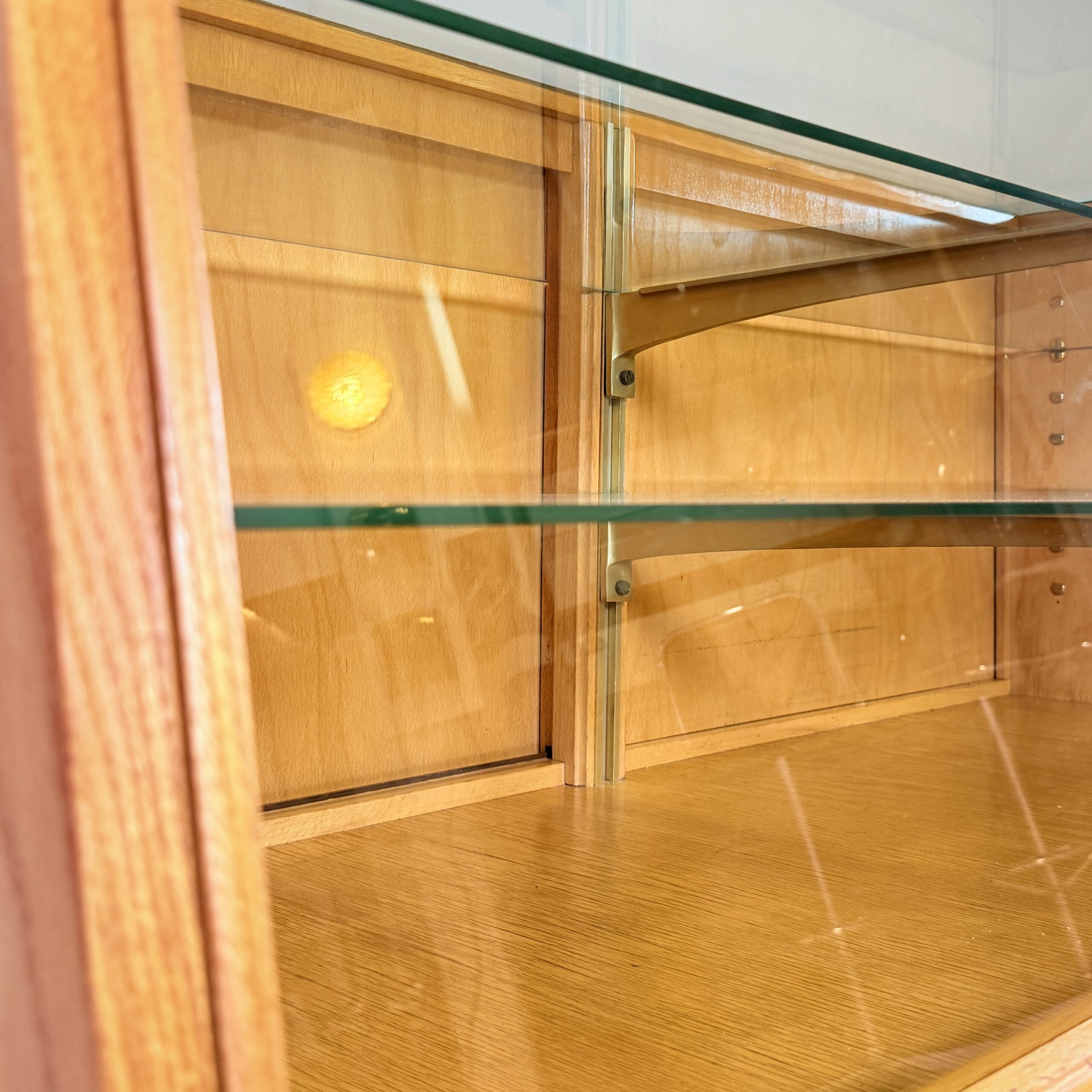 Vintage Toonbank Vitrine op gouden pootjes - Afbeelding 9