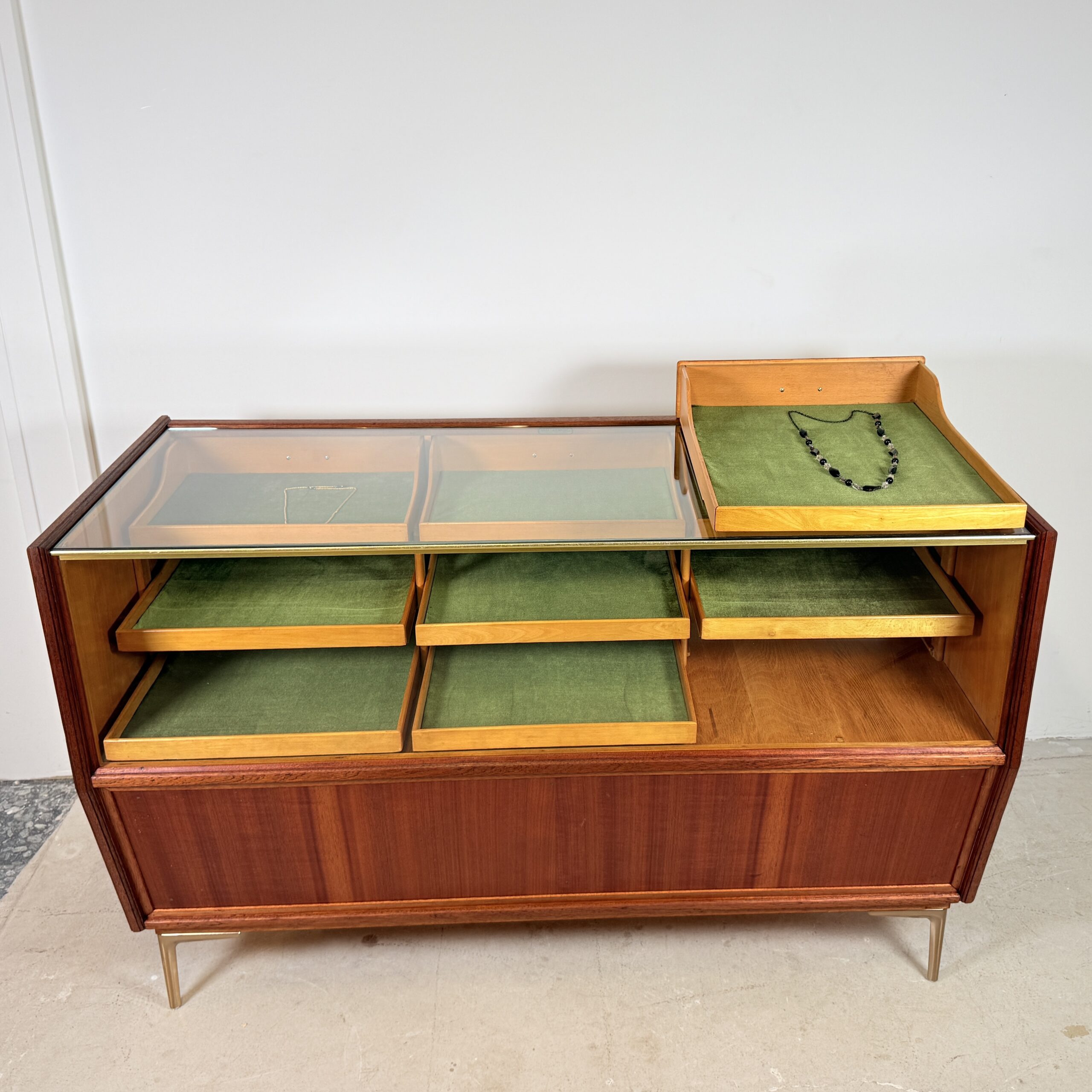 Vintage toonbank met 15 lades, HAKA Ladenmöbel