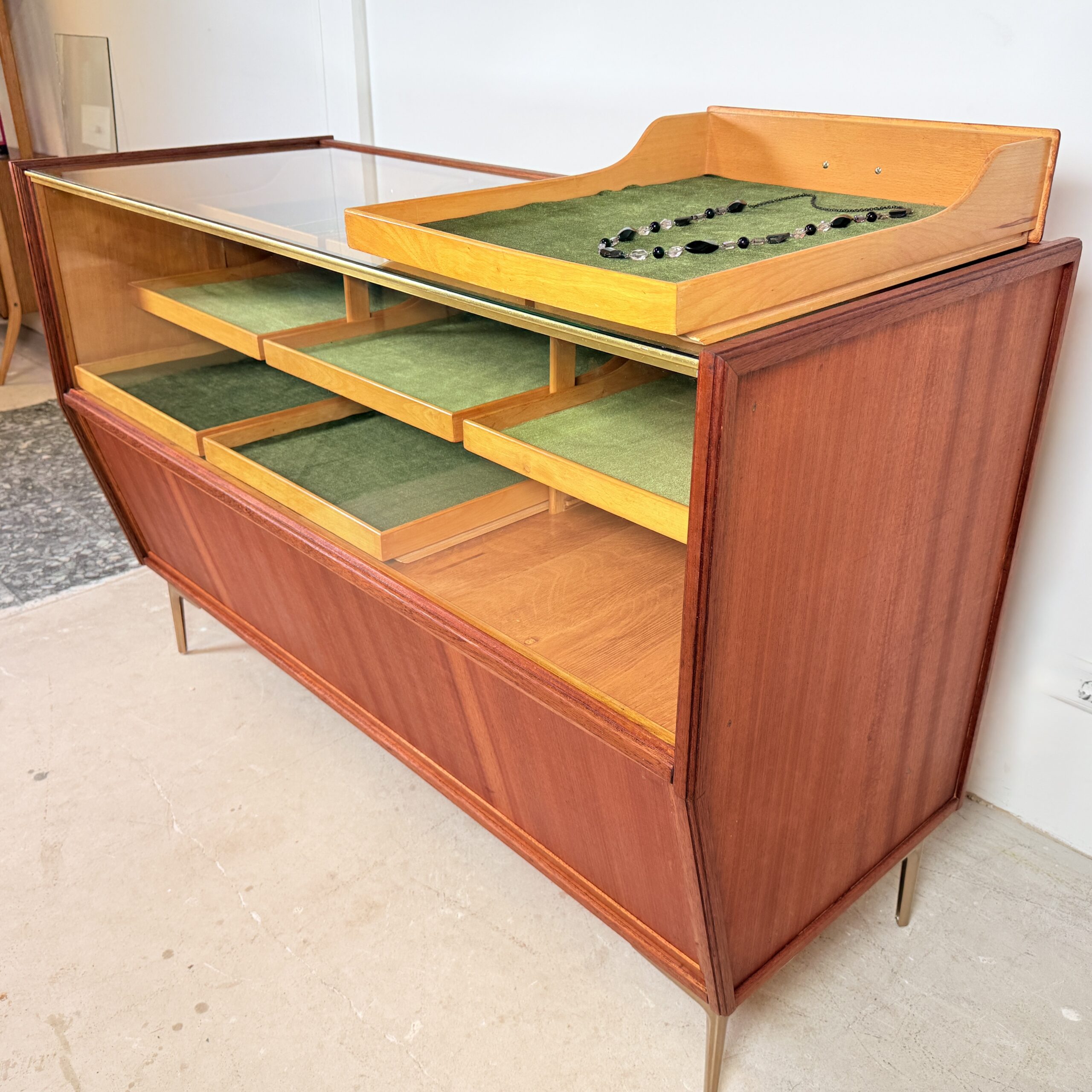 Vintage toonbank met 15 lades, HAKA Ladenmöbel - Afbeelding 4