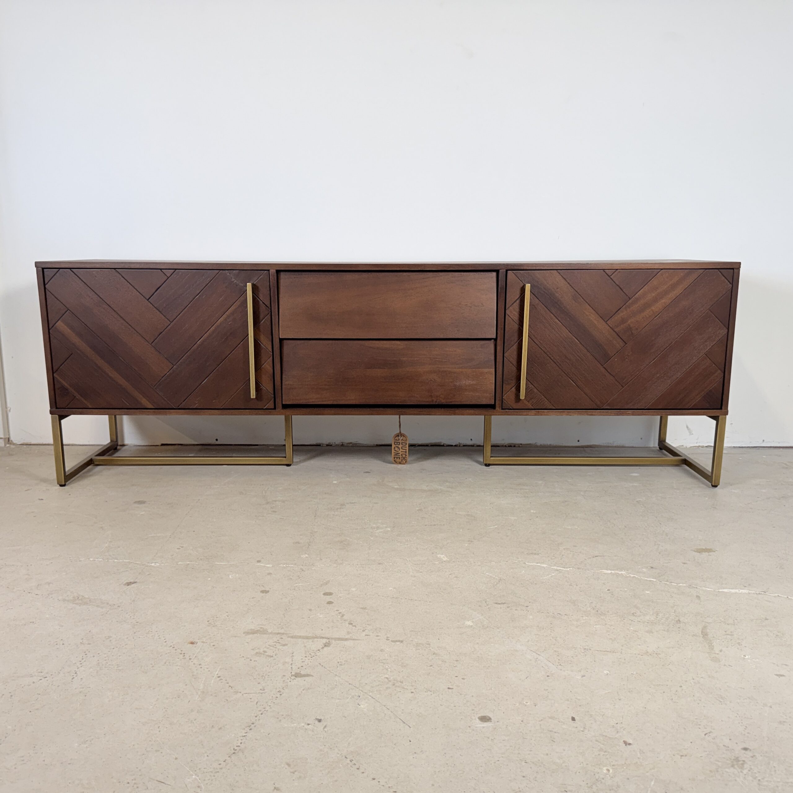 Dutchbone Class Dressoir TV-Meubel – Visgraat Acaciahout & Antiek Messing