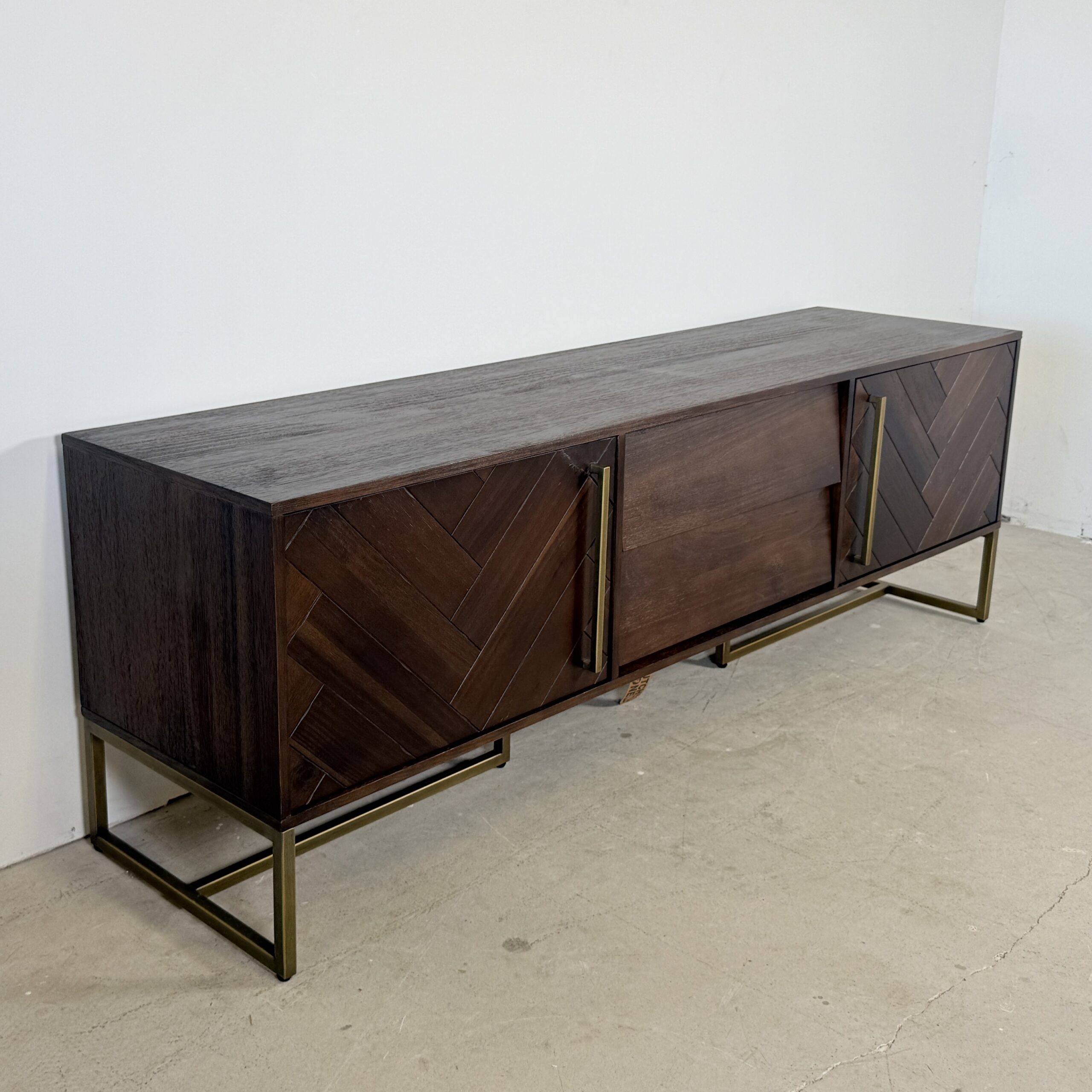 Dutchbone Class Dressoir TV-Meubel – Visgraat Acaciahout & Antiek Messing - Afbeelding 3