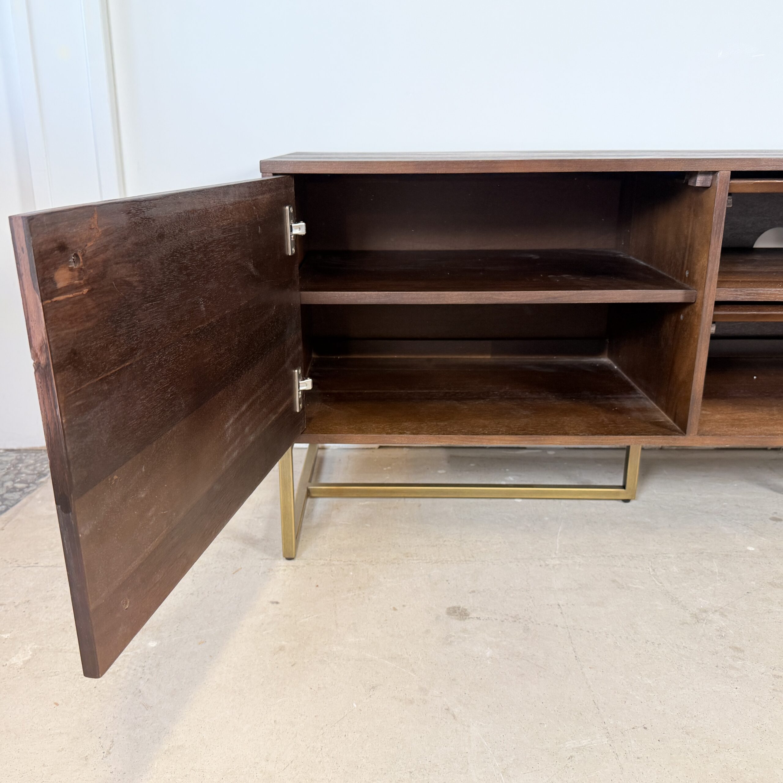 Dutchbone Class Dressoir TV-Meubel – Visgraat Acaciahout & Antiek Messing - Afbeelding 9