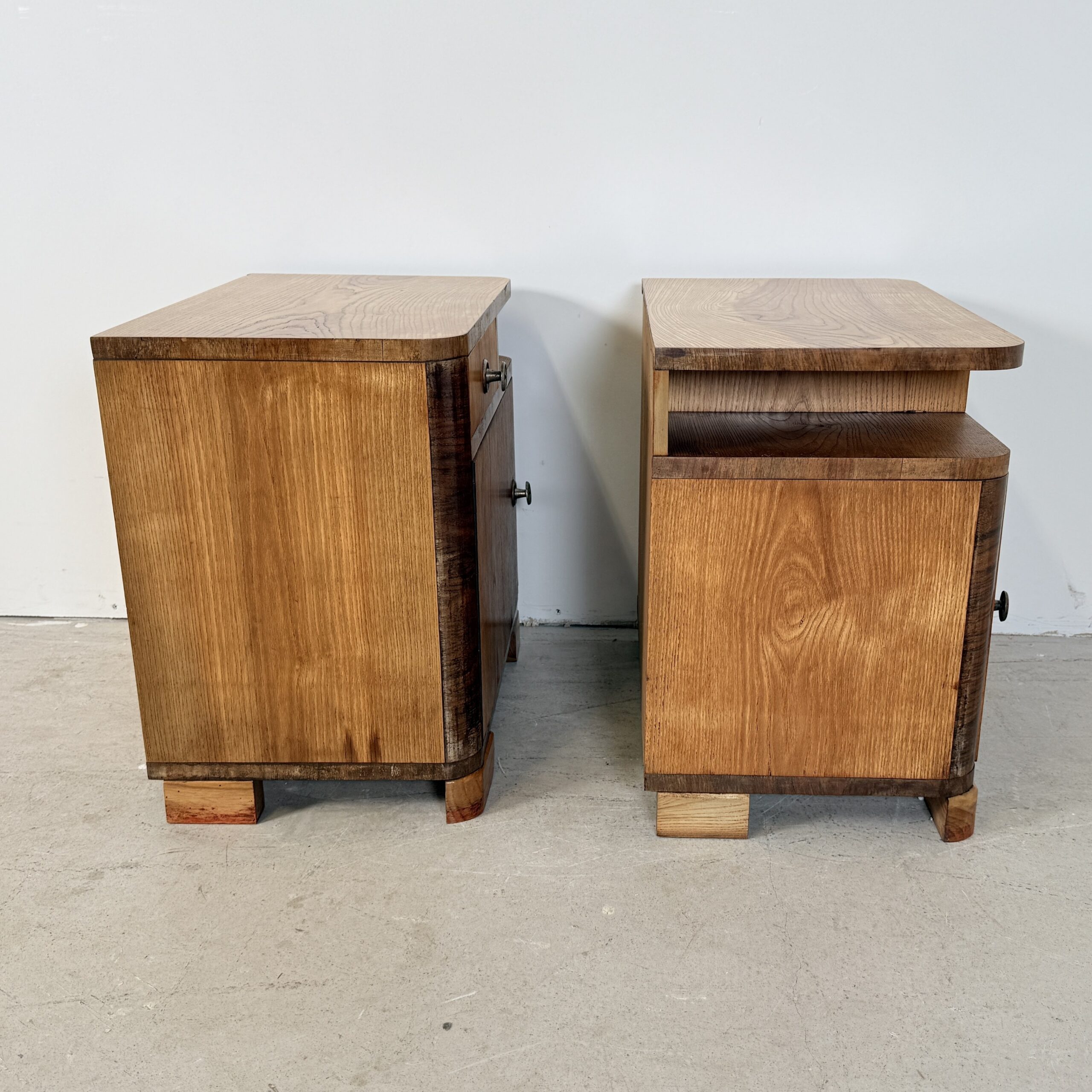 Set van Twee Art Deco Nachtkastjes, Streamline Design, Jaren '50 - Afbeelding 11