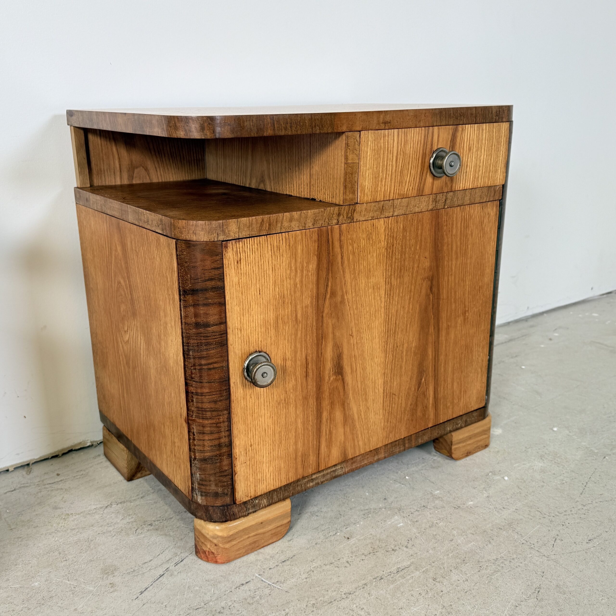 Set van Twee Art Deco Nachtkastjes, Streamline Design, Jaren '50 - Afbeelding 6