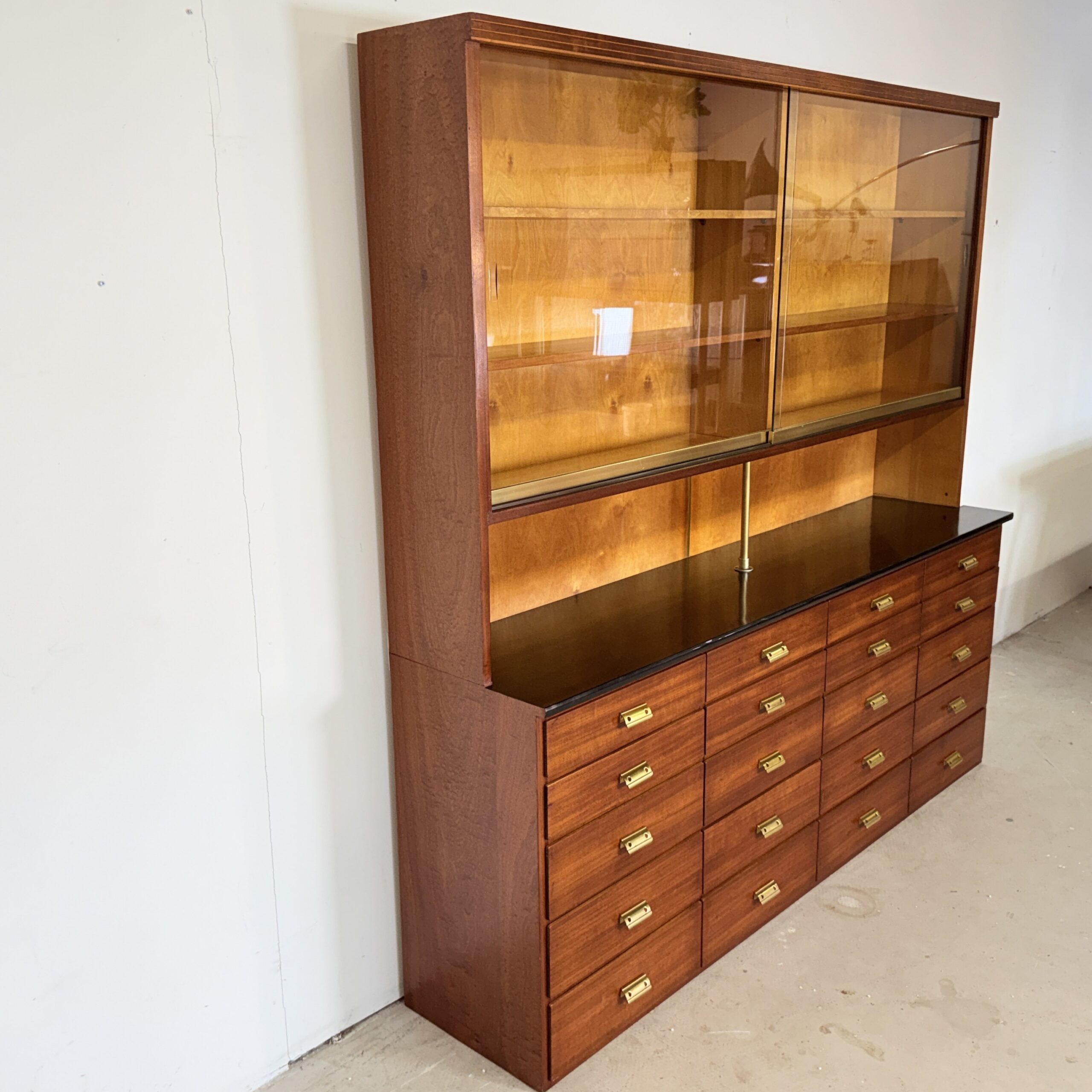 Vintage Duitse Apothekerskast in Mahonie | Mid-Century Modern - Afbeelding 2