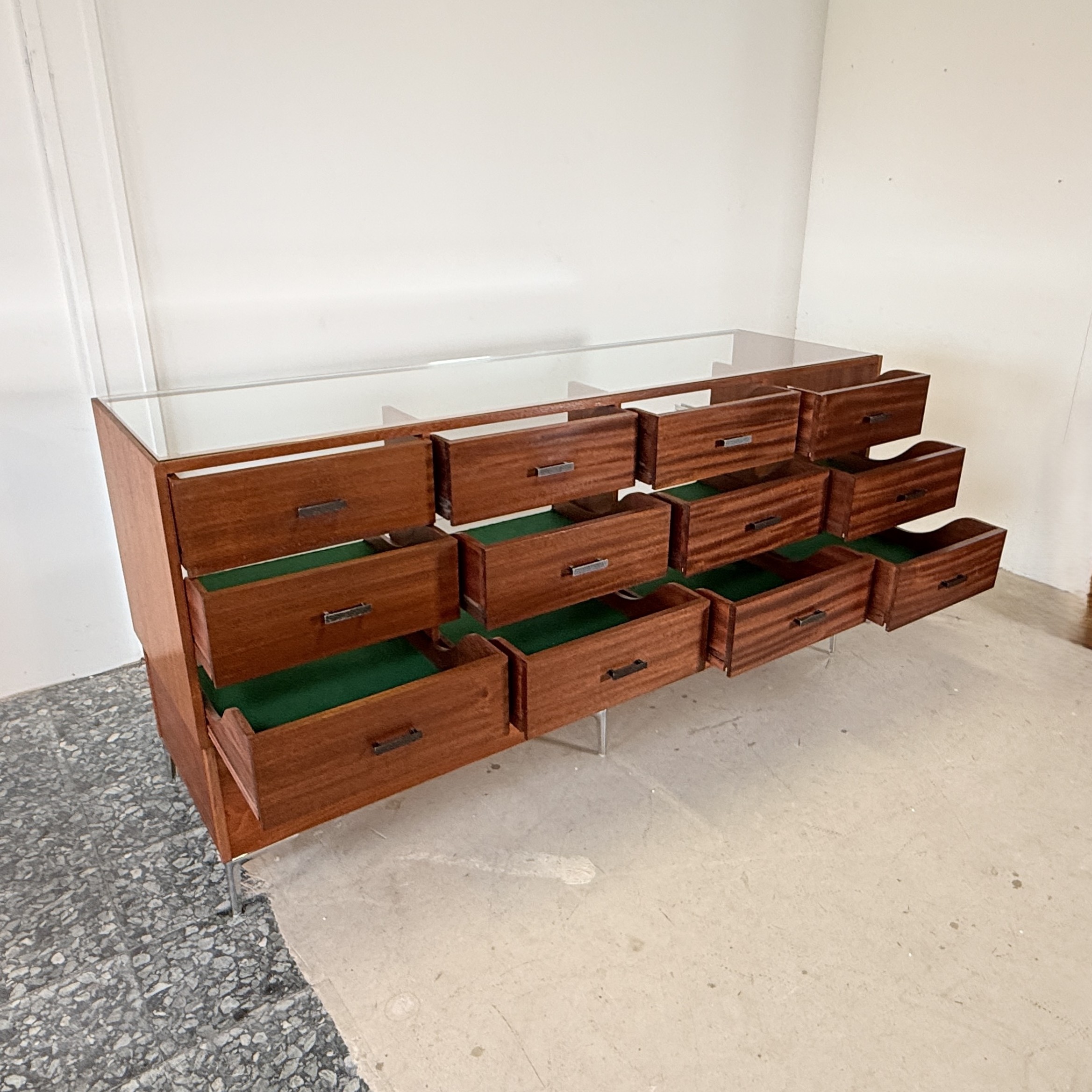 Mid-Century Vitrine Toonbank – Mahonie, Chroom & Gehard Glas – Duitsland ca. 1960 - Afbeelding 11