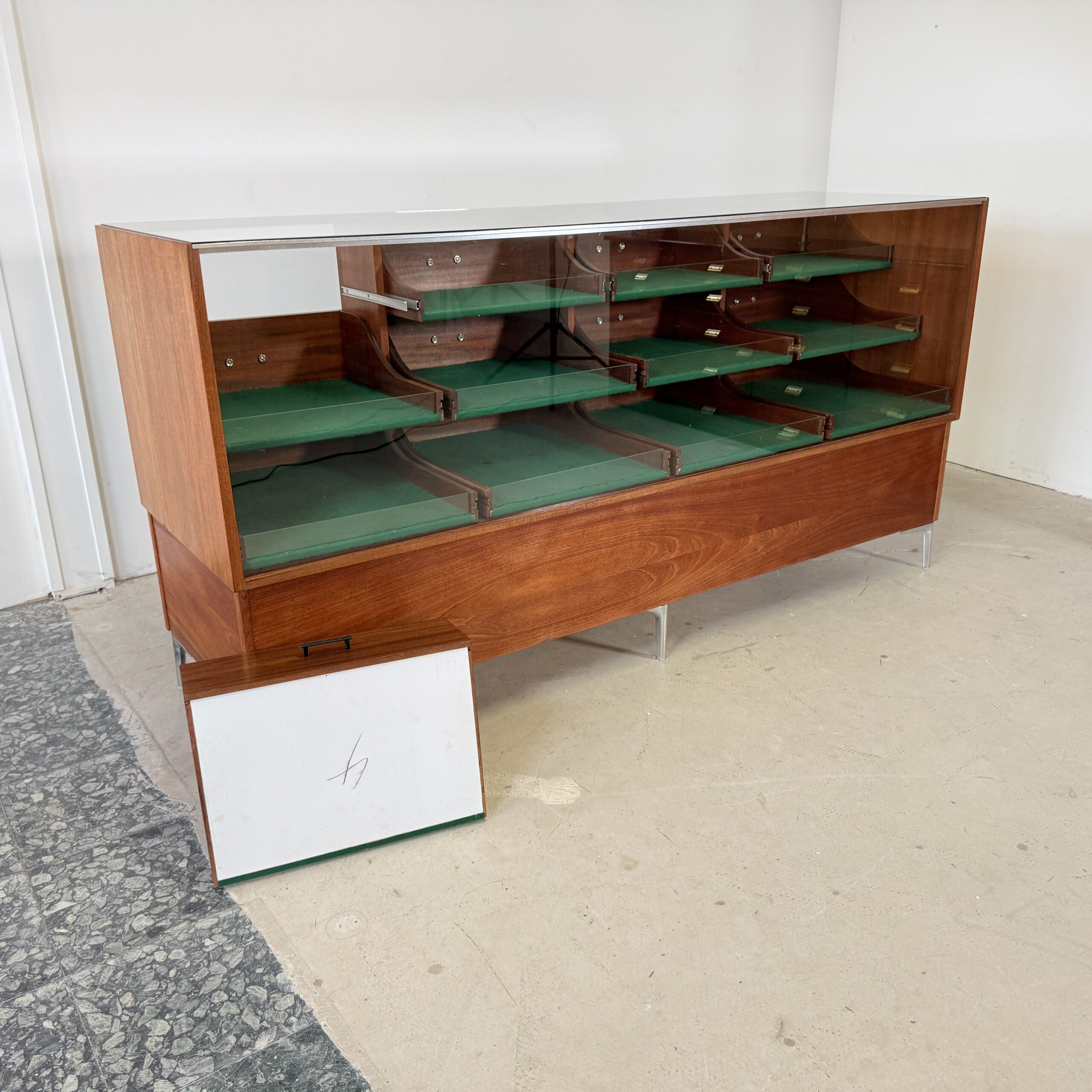 Mid-Century Vitrine Toonbank – Mahonie, Chroom & Gehard Glas – Duitsland ca. 1960 - Afbeelding 6