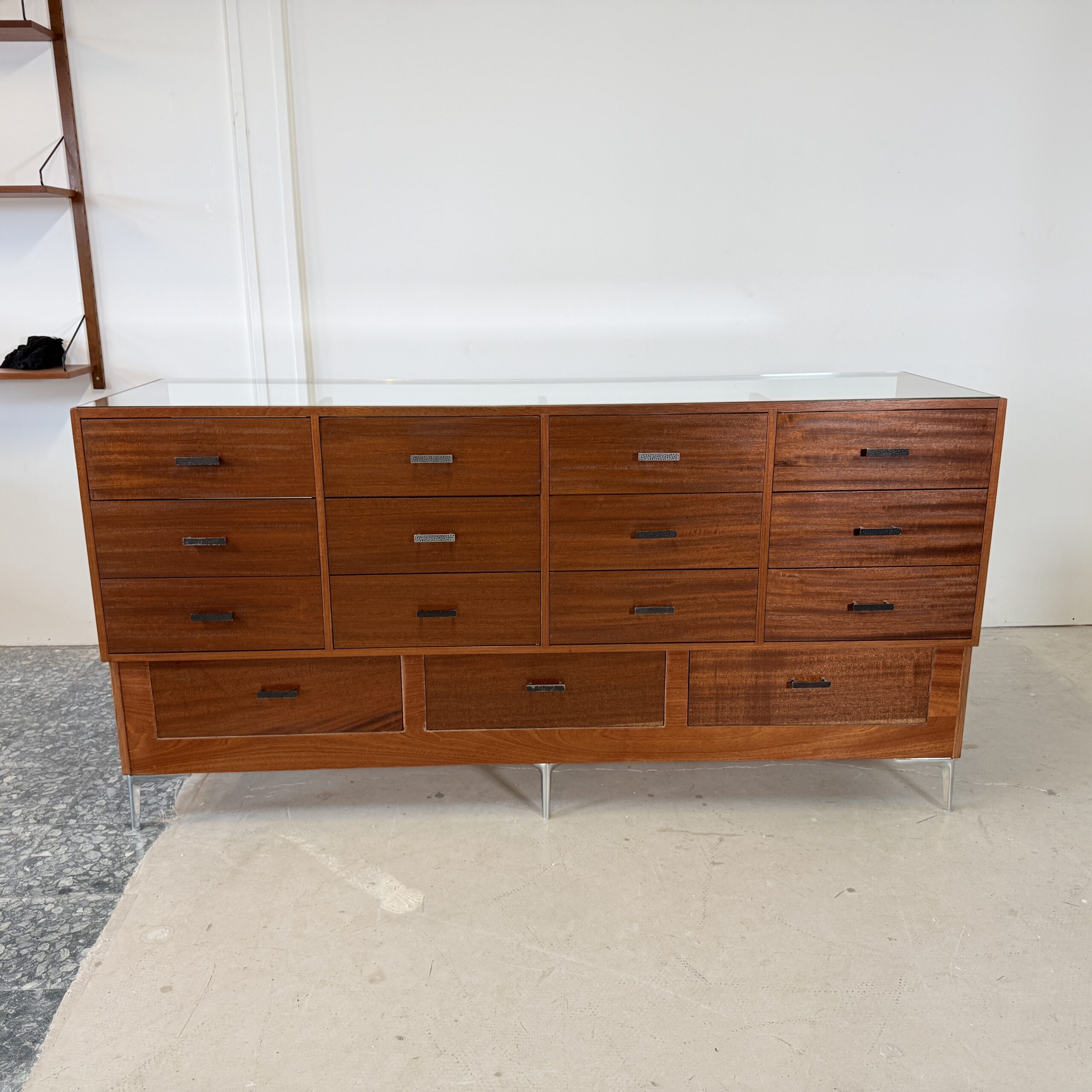 Mid-Century Vitrine Toonbank – Mahonie, Chroom & Gehard Glas – Duitsland ca. 1960 - Afbeelding 9