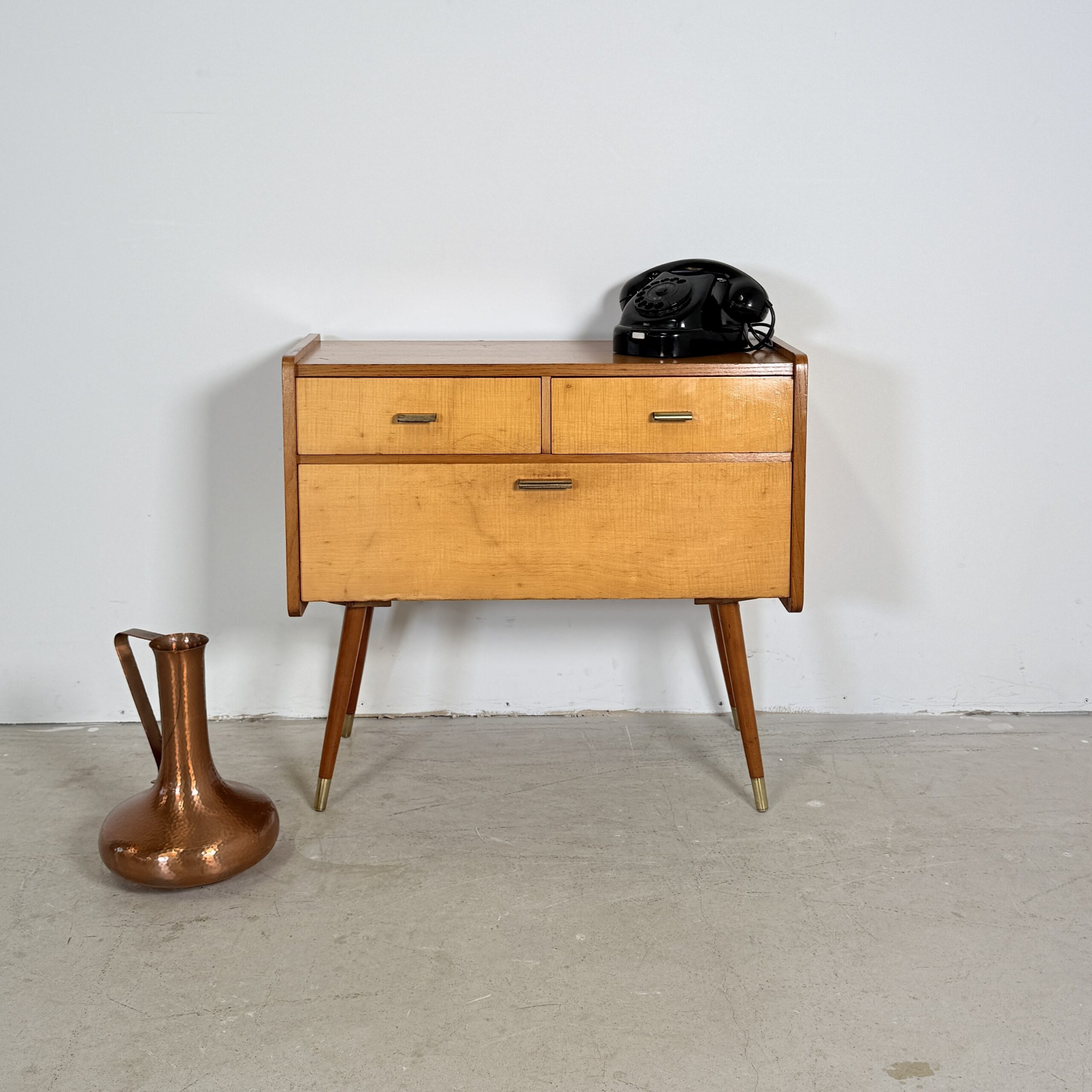 Mid-Century Modern Telefoonkastje / Halmeubel